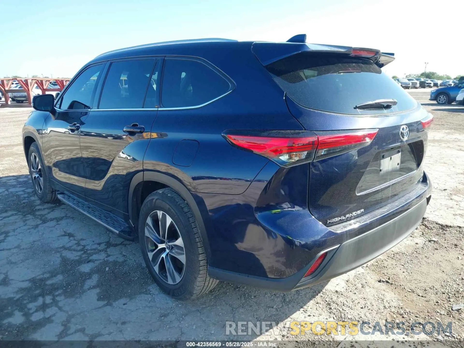3 fotografías del automóvil dañado 5TDGZRAH2NS111022 TOYOTA HIGHLANDER 2022