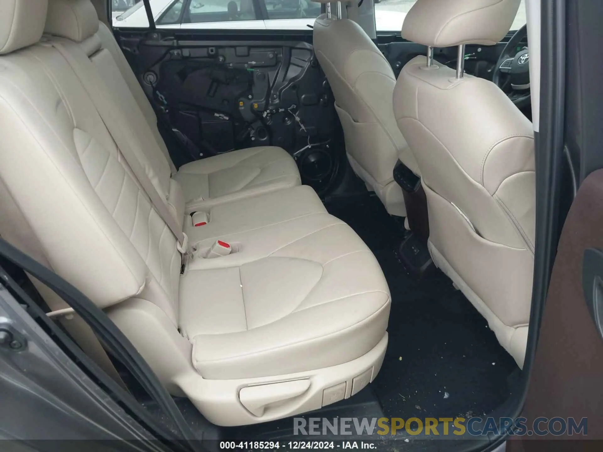 8 fotografías del automóvil dañado 5TDGZRAH2NS550219 TOYOTA HIGHLANDER 2022
