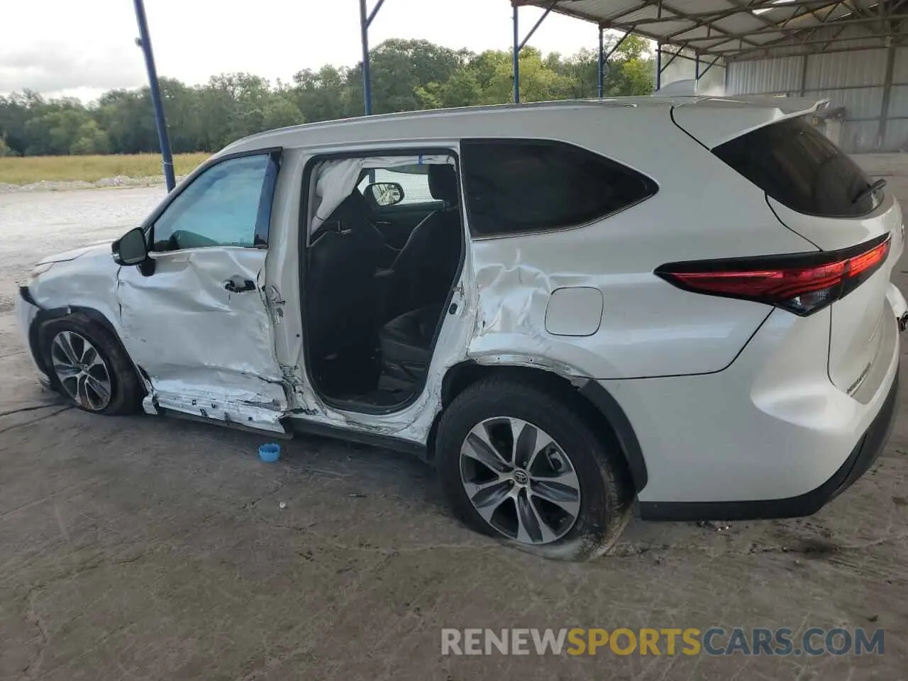 2 fotografías del automóvil dañado 5TDGZRAH2NS559969 TOYOTA HIGHLANDER 2022