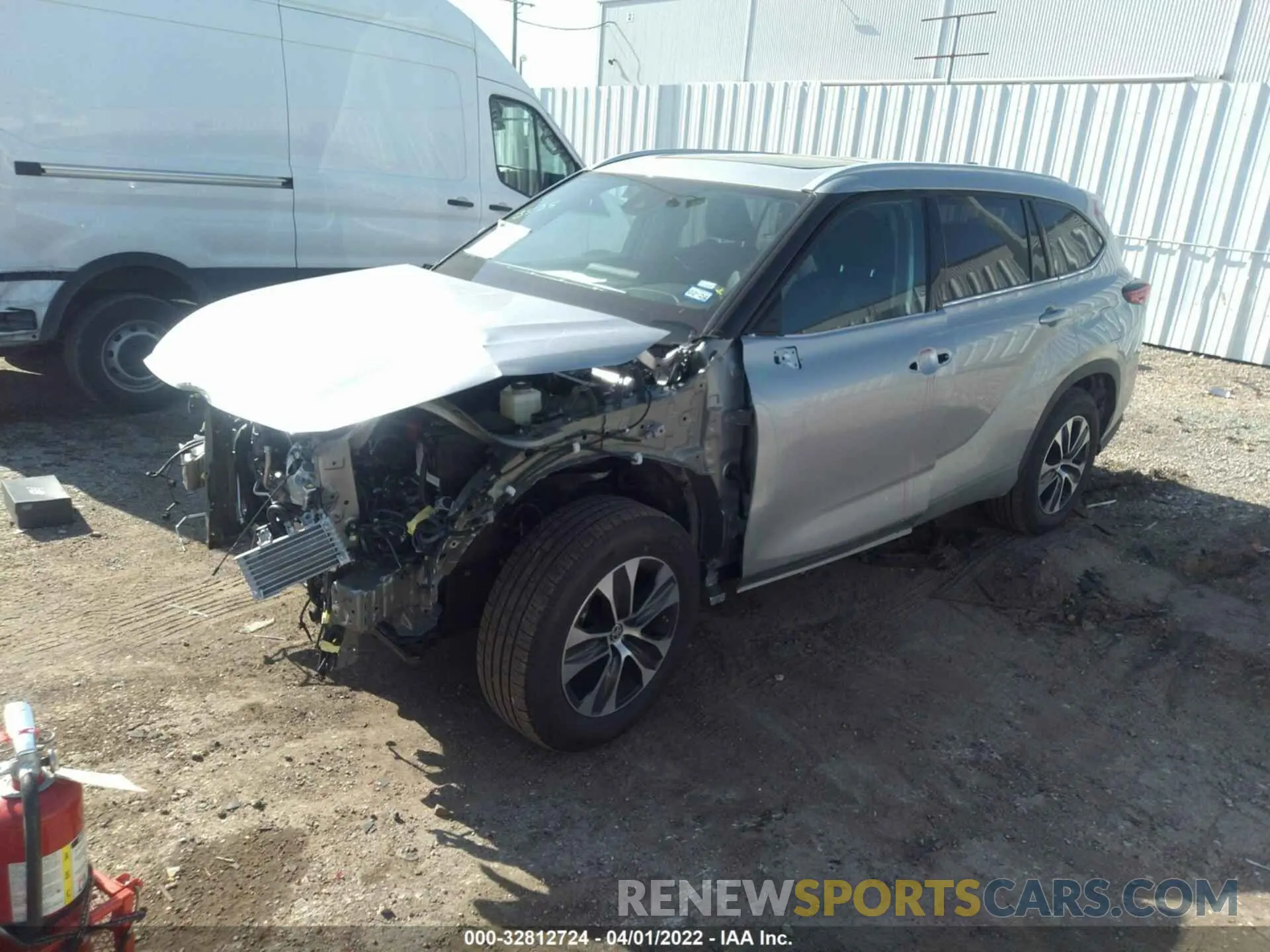 2 fotografías del automóvil dañado 5TDGZRAH3NS111319 TOYOTA HIGHLANDER 2022