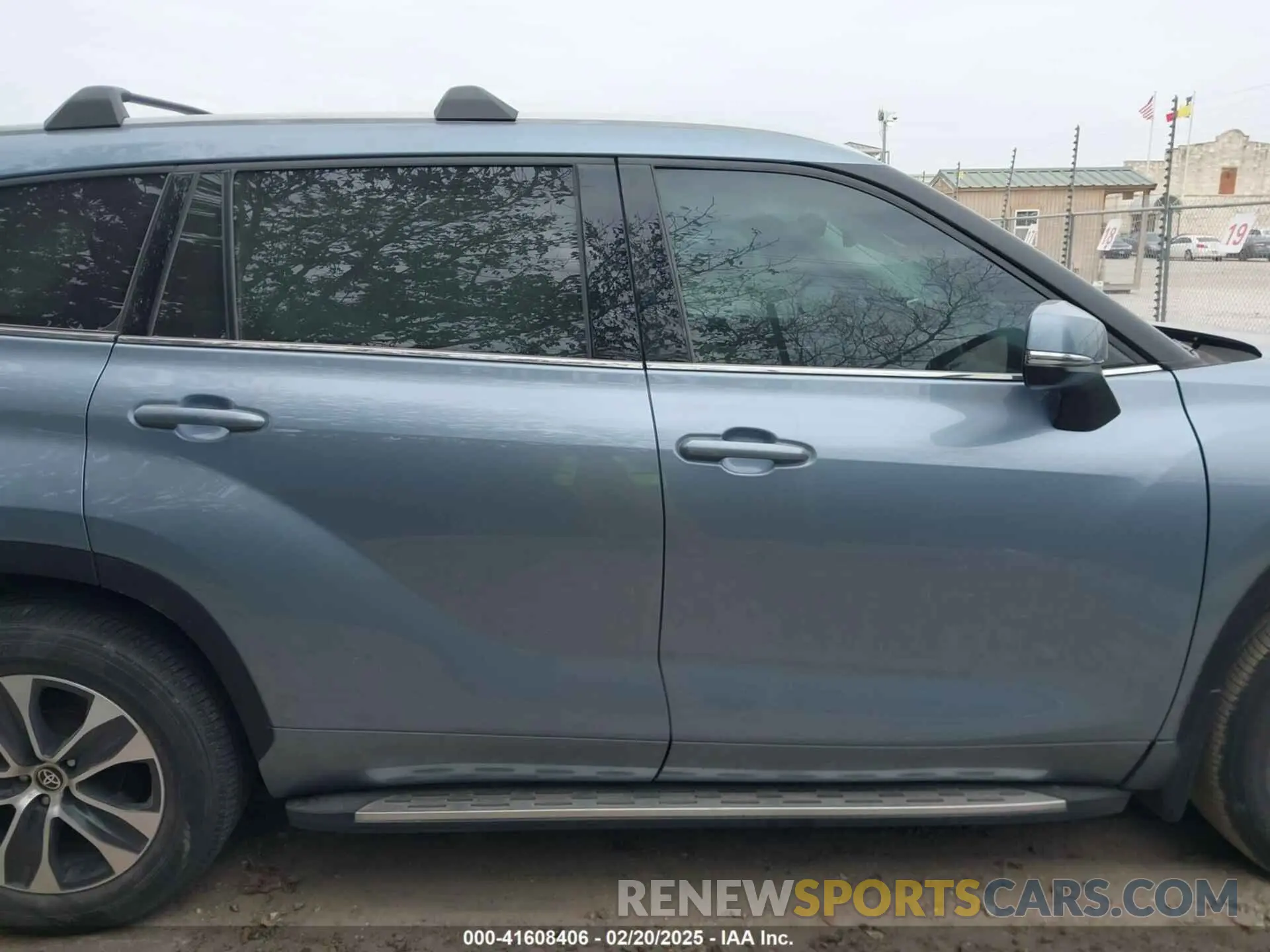 14 fotografías del automóvil dañado 5TDGZRAH3NS124295 TOYOTA HIGHLANDER 2022