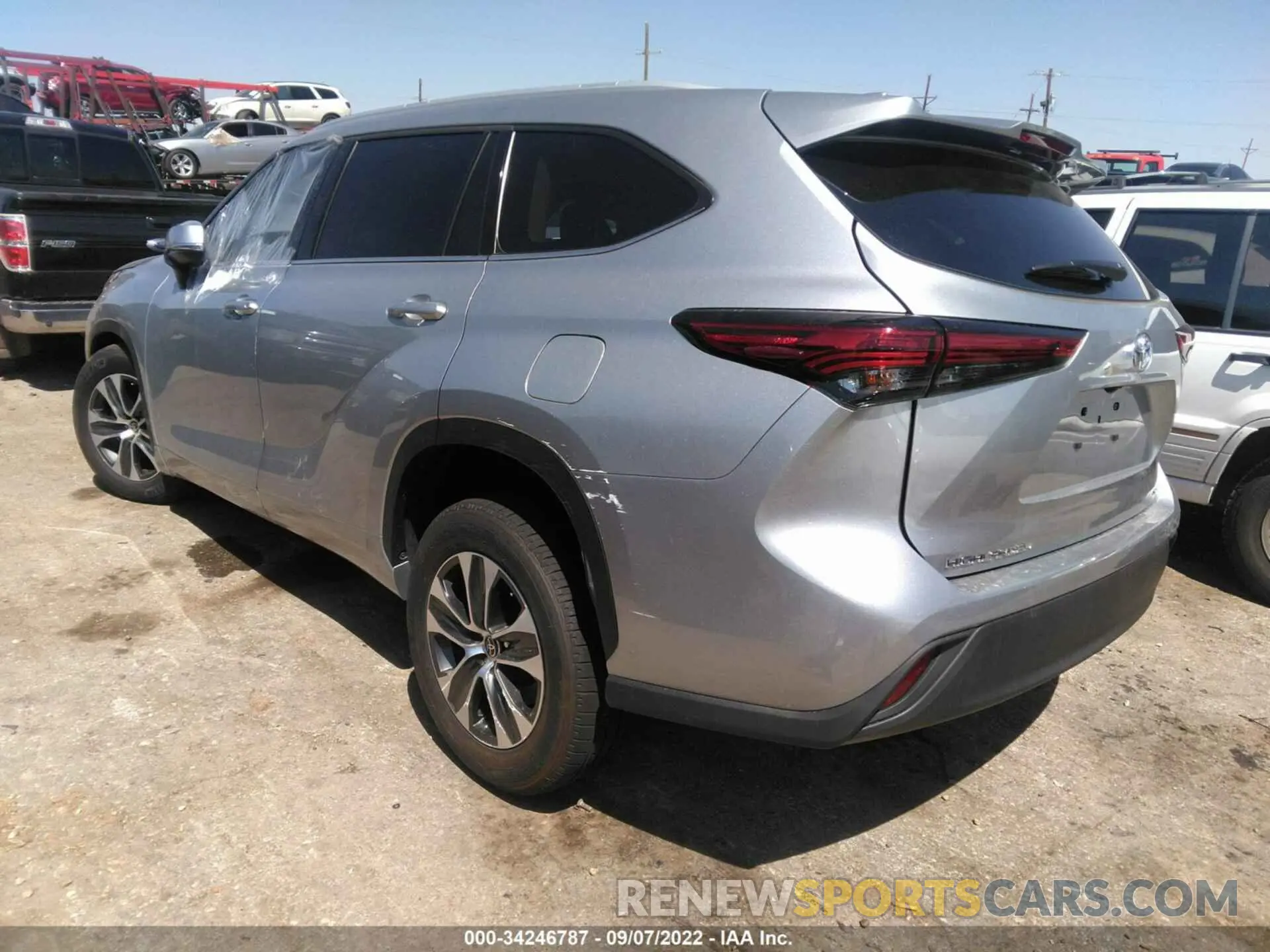 3 fotografías del automóvil dañado 5TDGZRAH3NS552979 TOYOTA HIGHLANDER 2022