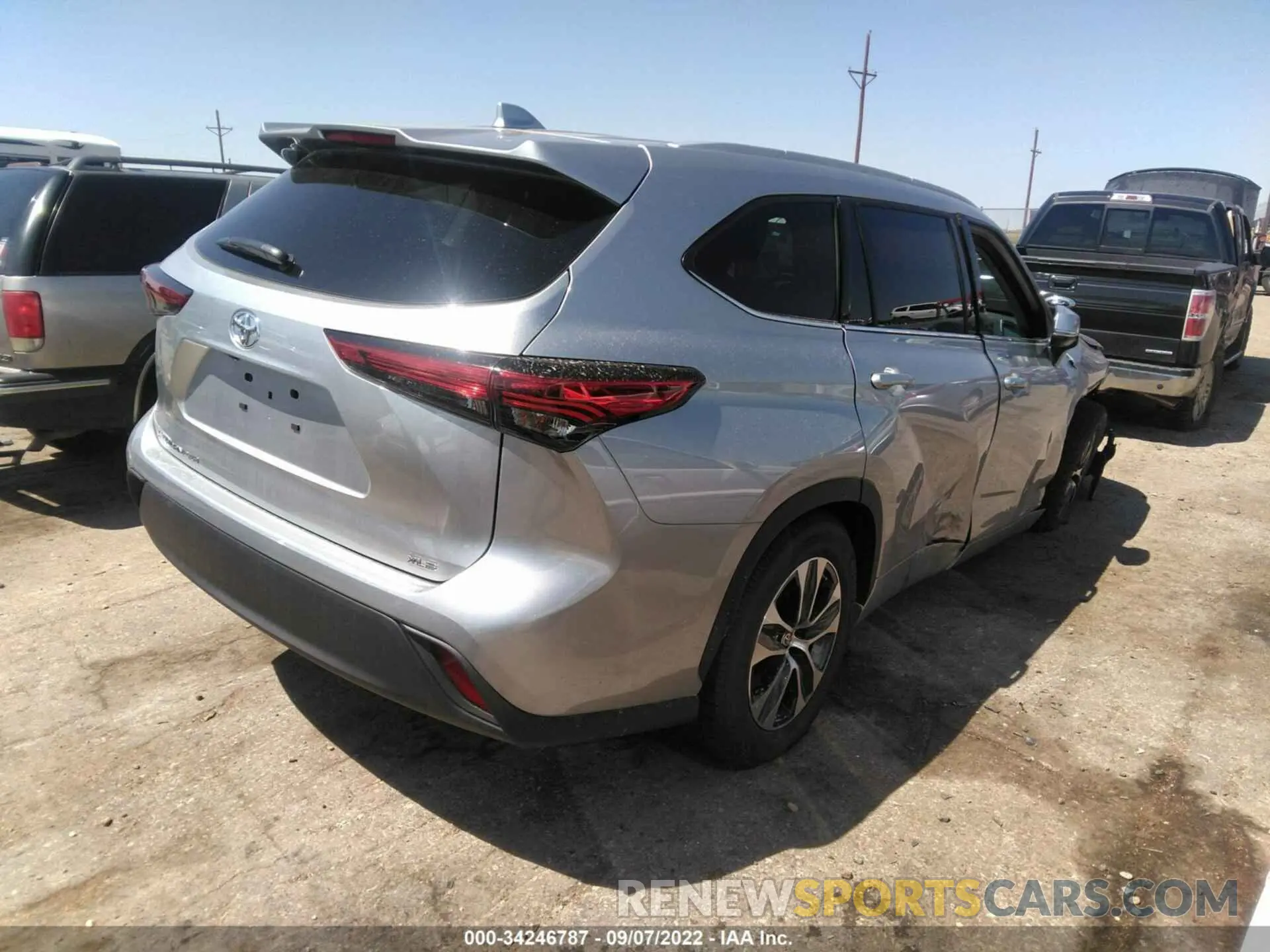 4 fotografías del automóvil dañado 5TDGZRAH3NS552979 TOYOTA HIGHLANDER 2022