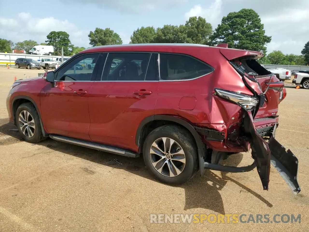 2 fotografías del automóvil dañado 5TDGZRAH4NS121065 TOYOTA HIGHLANDER 2022