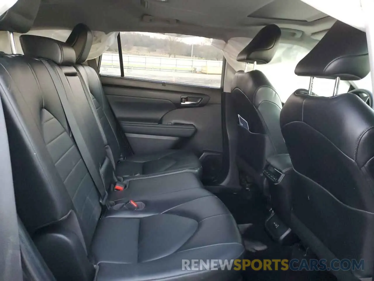 11 fotografías del automóvil dañado 5TDGZRAH4NS543448 TOYOTA HIGHLANDER 2022