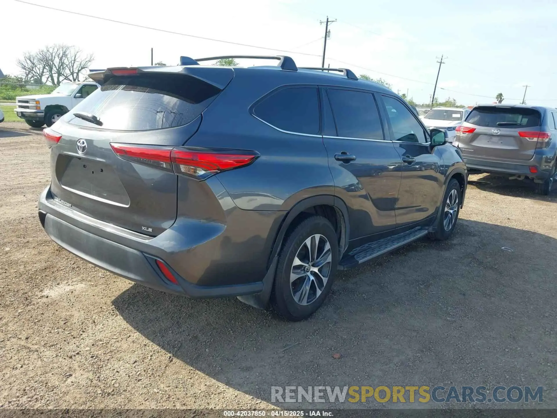 4 fotografías del automóvil dañado 5TDGZRAH5NS554538 TOYOTA HIGHLANDER 2022