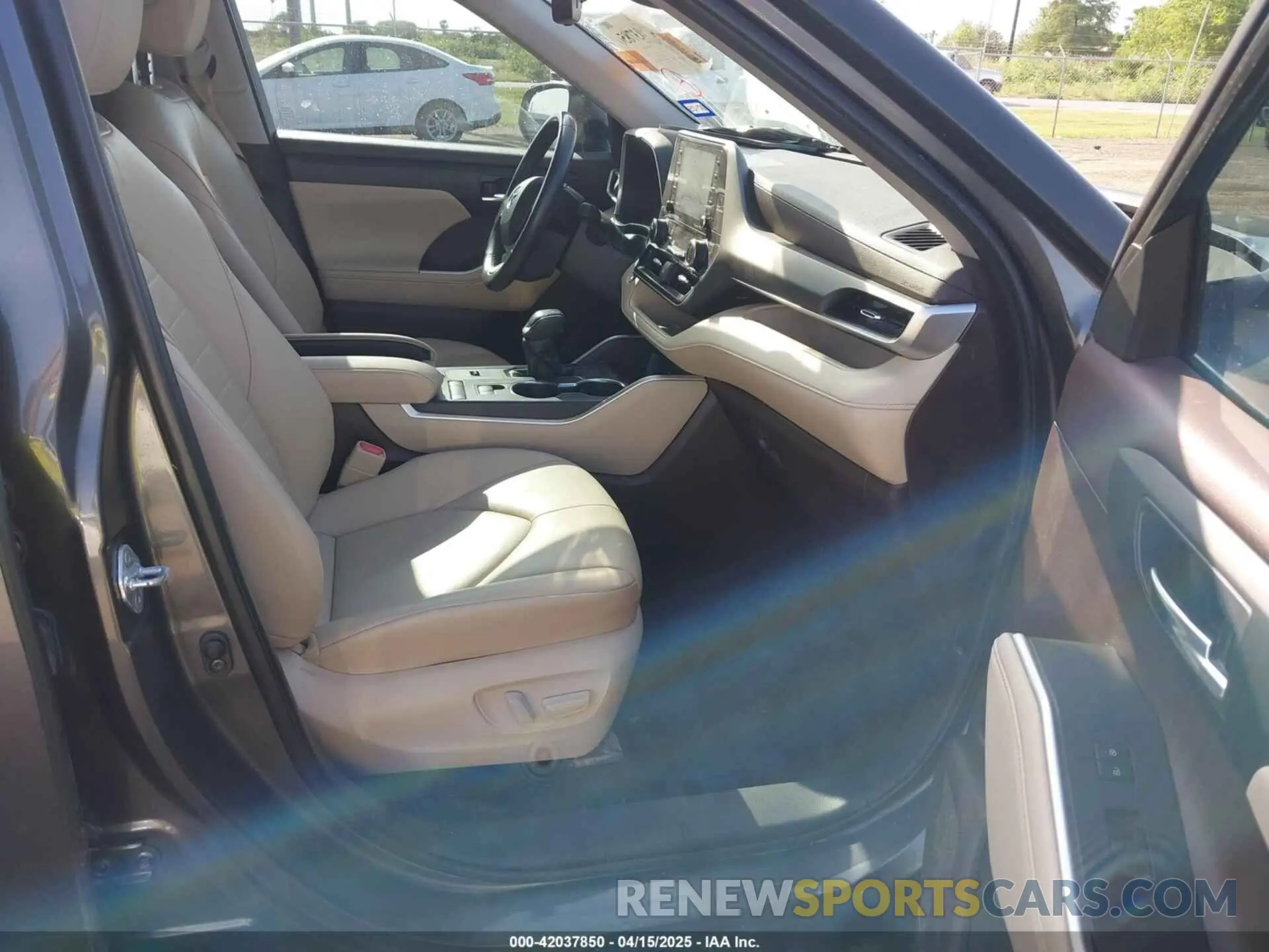5 fotografías del automóvil dañado 5TDGZRAH5NS554538 TOYOTA HIGHLANDER 2022
