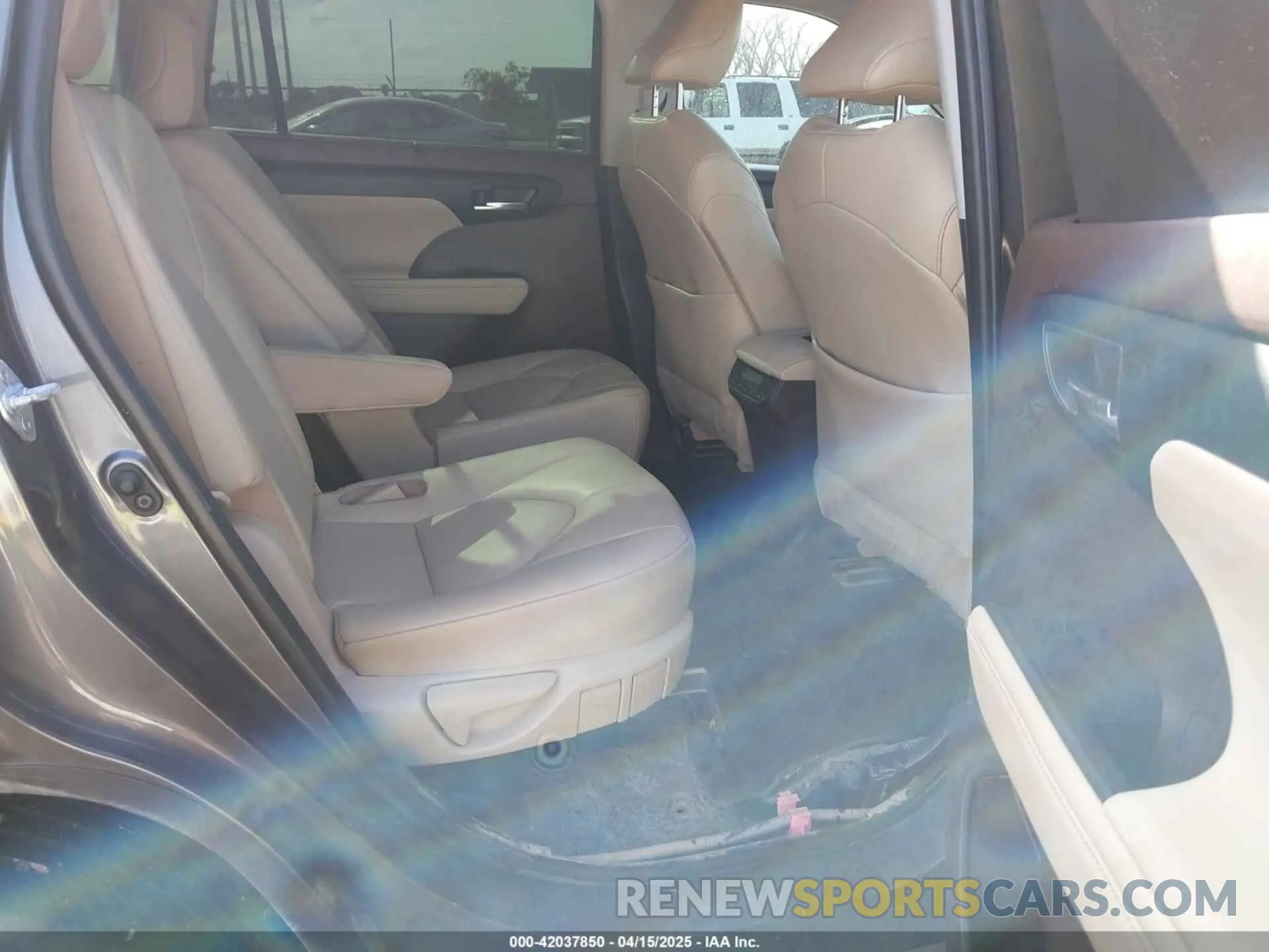 8 fotografías del automóvil dañado 5TDGZRAH5NS554538 TOYOTA HIGHLANDER 2022