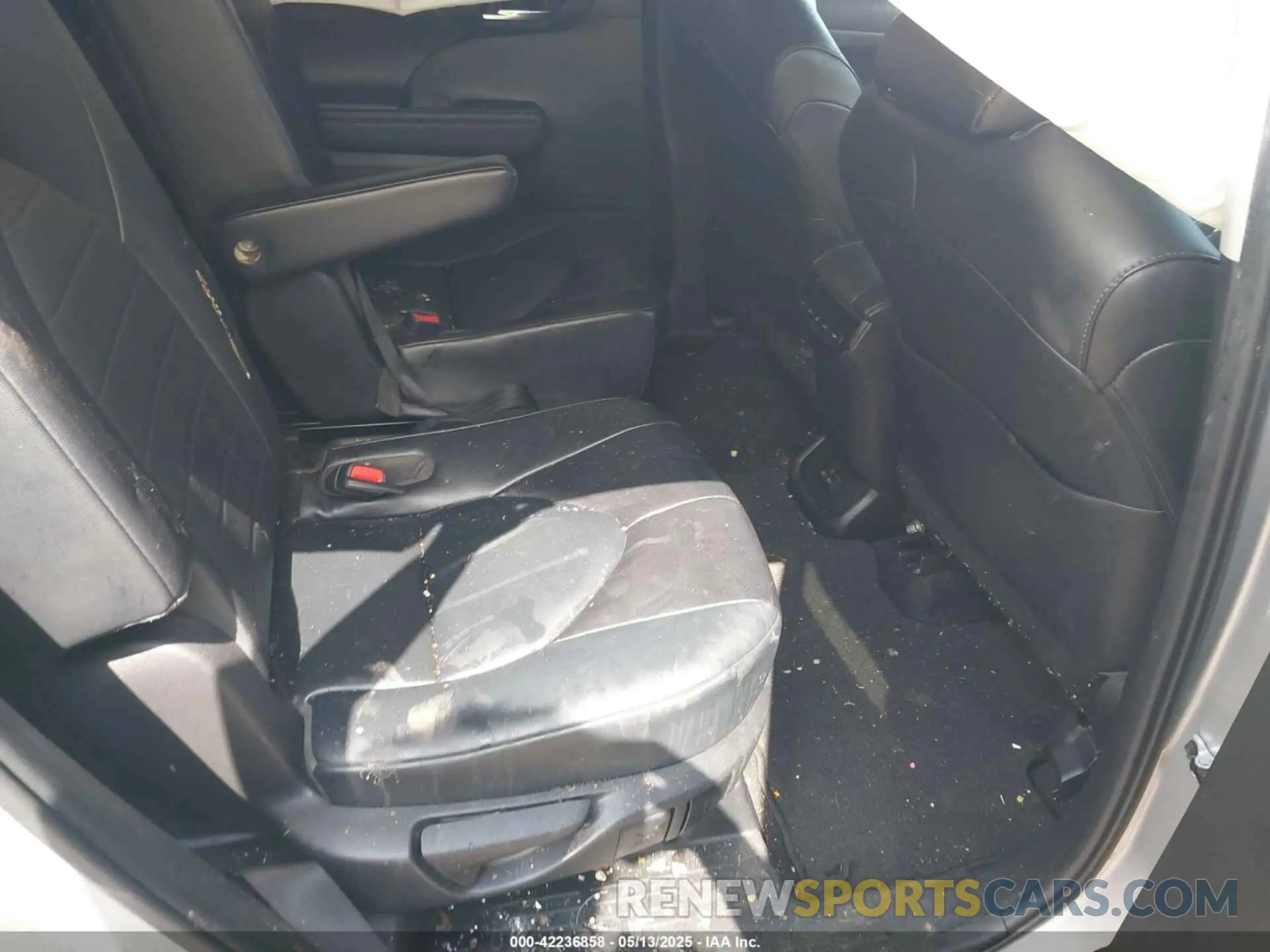 8 fotografías del automóvil dañado 5TDGZRAH6NS092054 TOYOTA HIGHLANDER 2022
