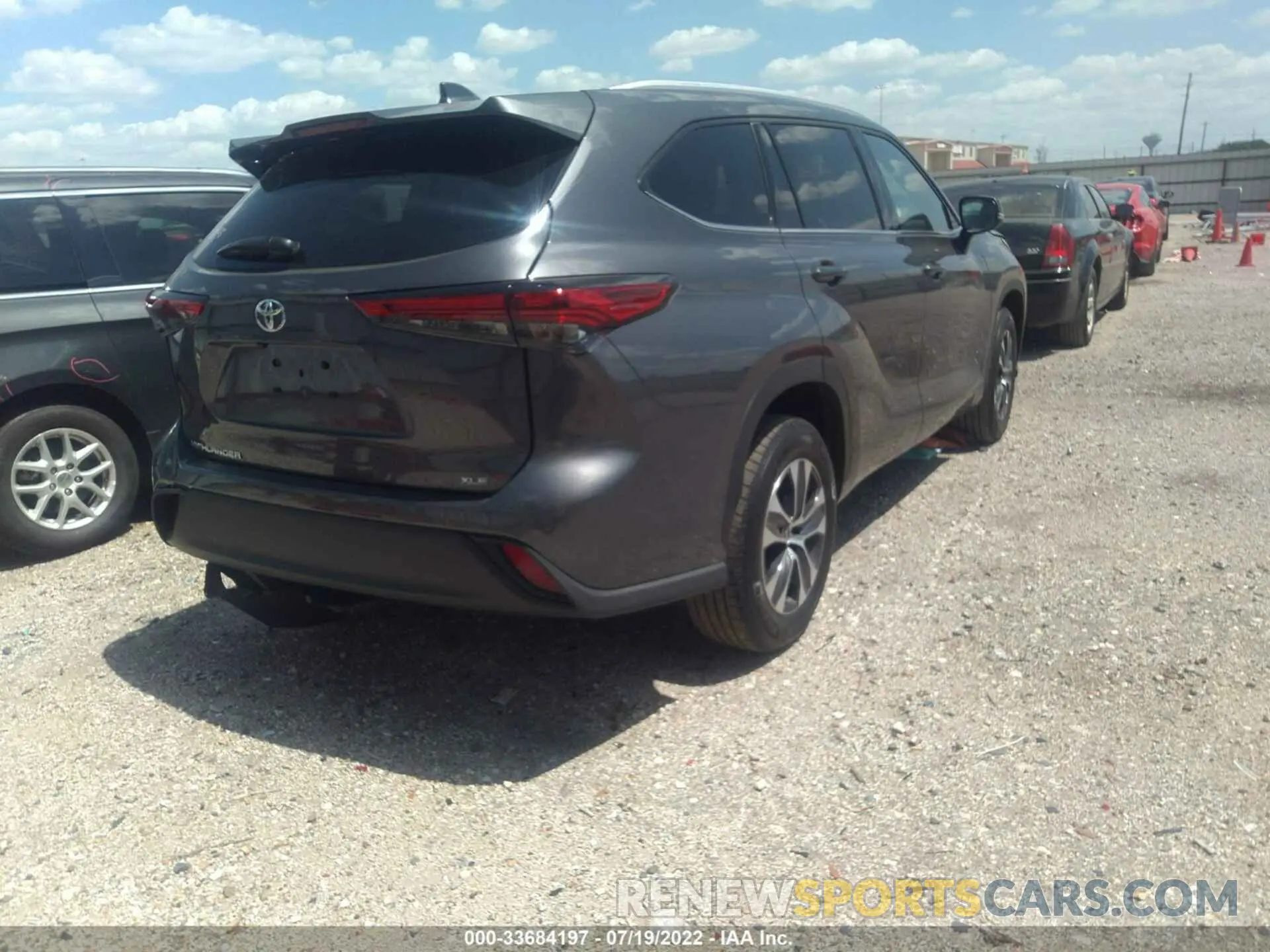 4 fotografías del automóvil dañado 5TDGZRAH6NS551096 TOYOTA HIGHLANDER 2022