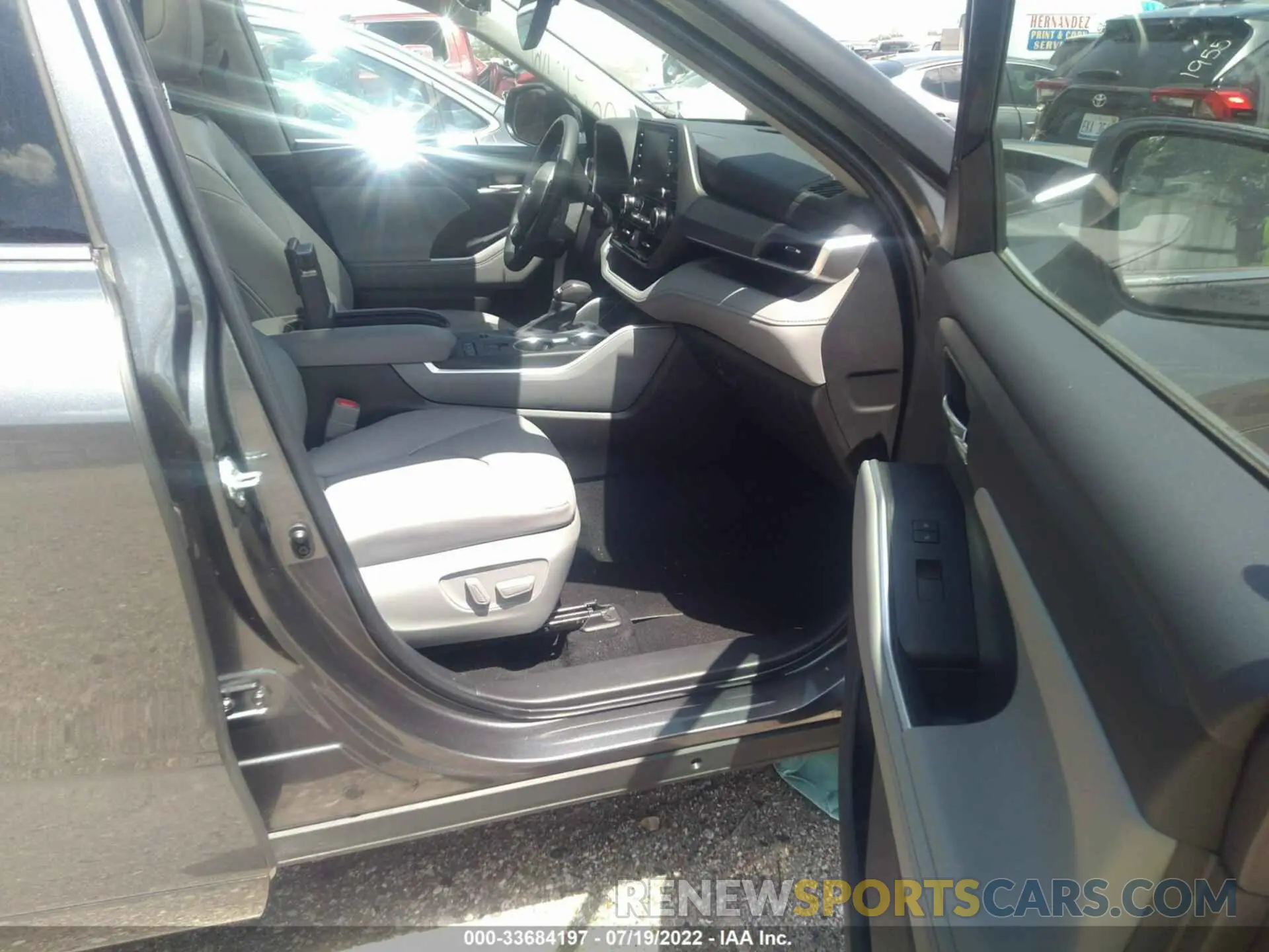 5 fotografías del automóvil dañado 5TDGZRAH6NS551096 TOYOTA HIGHLANDER 2022