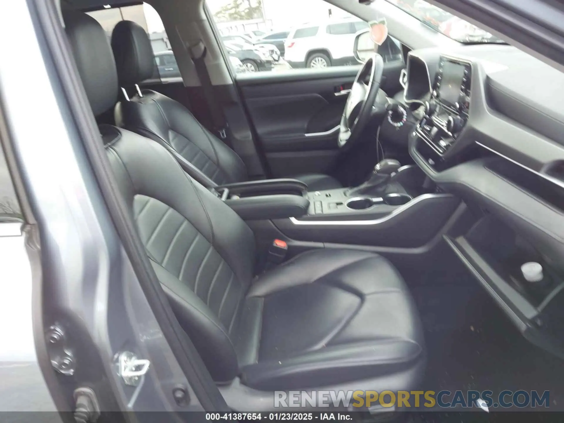 5 fotografías del automóvil dañado 5TDGZRAH7NS110173 TOYOTA HIGHLANDER 2022