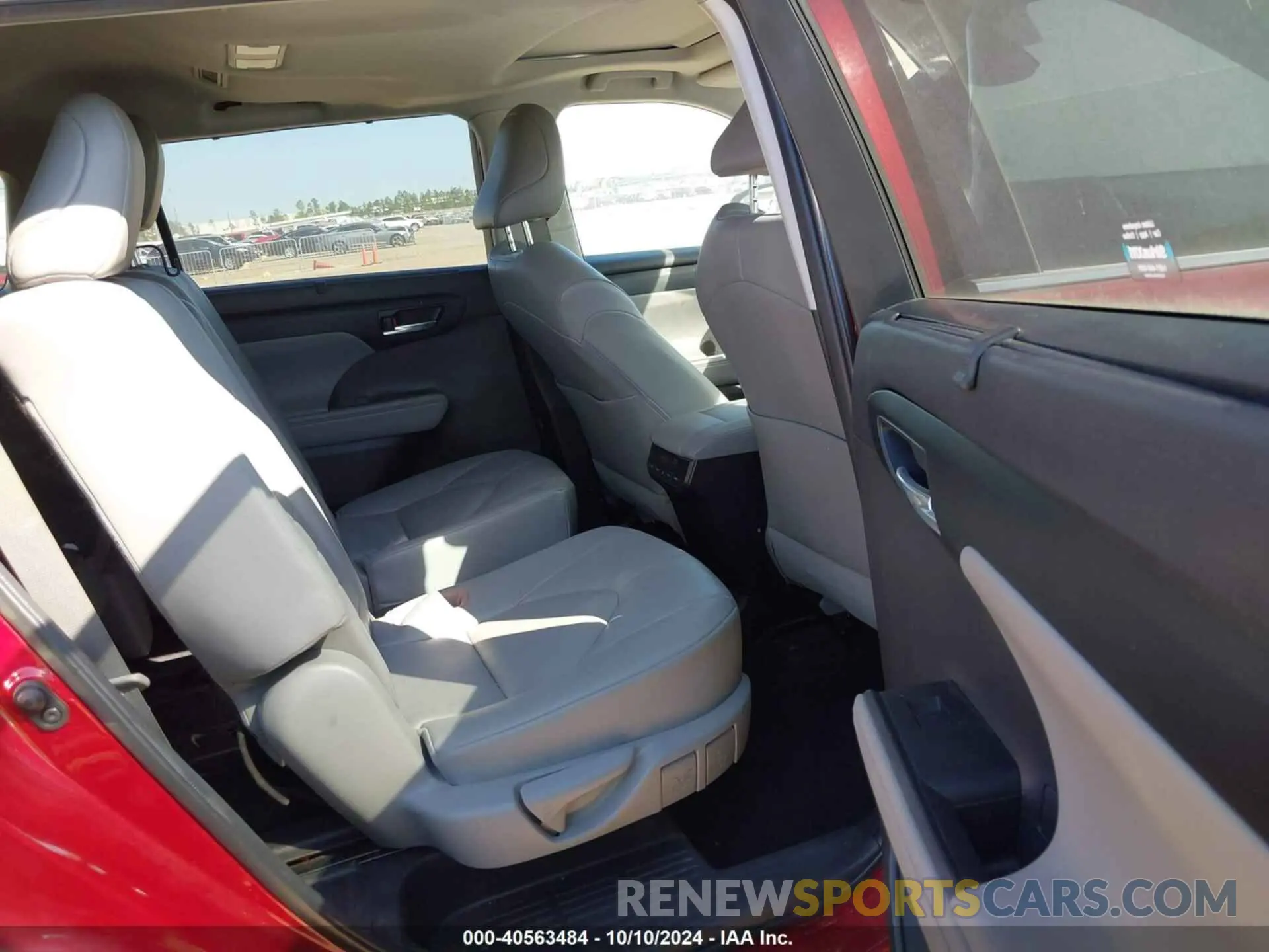 8 fotografías del automóvil dañado 5TDGZRAH7NS542925 TOYOTA HIGHLANDER 2022