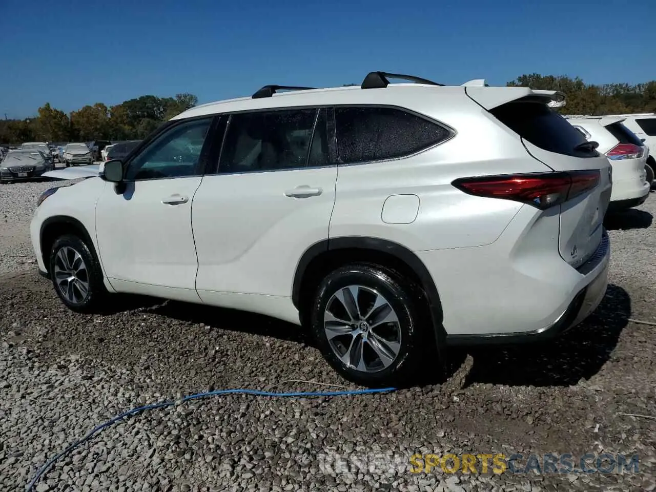 2 fotografías del automóvil dañado 5TDGZRAH8NS539502 TOYOTA HIGHLANDER 2022
