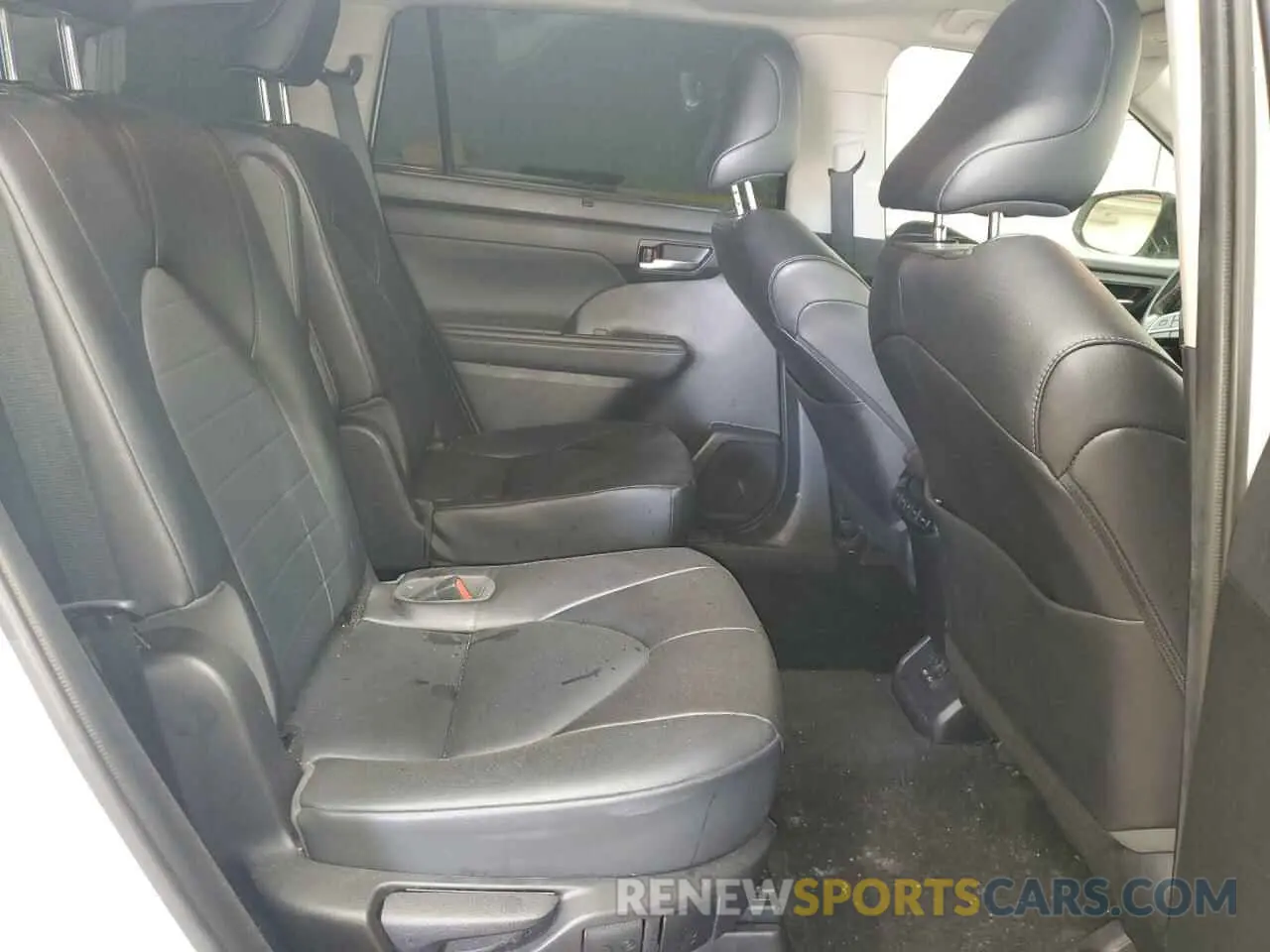 11 fotografías del automóvil dañado 5TDGZRAH9NS093618 TOYOTA HIGHLANDER 2022
