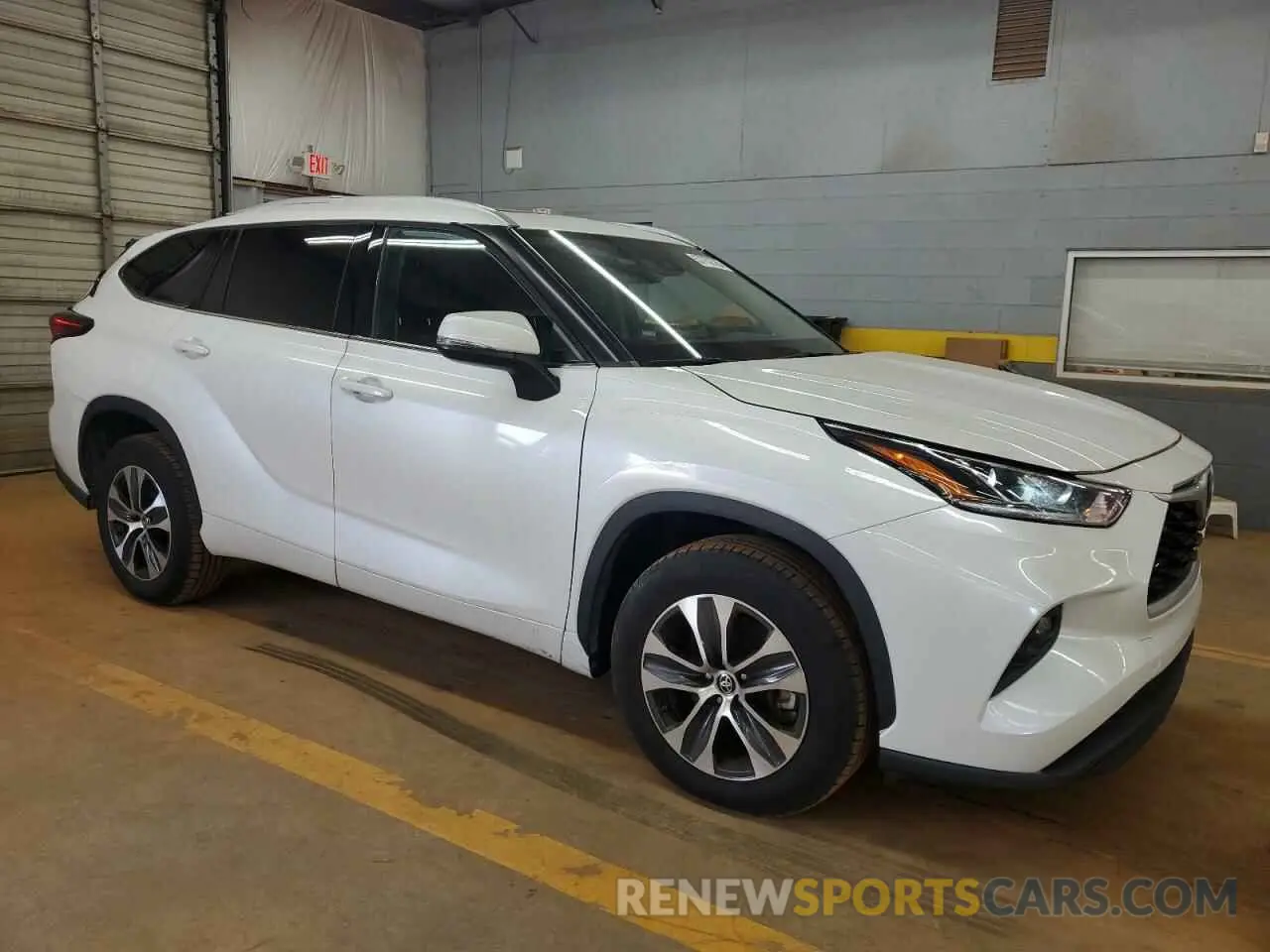 4 fotografías del automóvil dañado 5TDGZRAH9NS093618 TOYOTA HIGHLANDER 2022