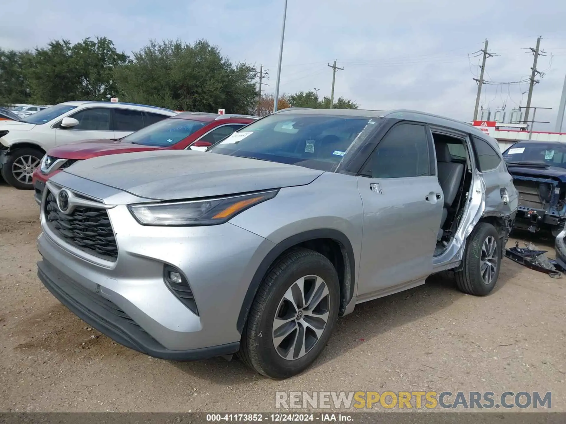 2 fotografías del automóvil dañado 5TDGZRAH9NS129579 TOYOTA HIGHLANDER 2022