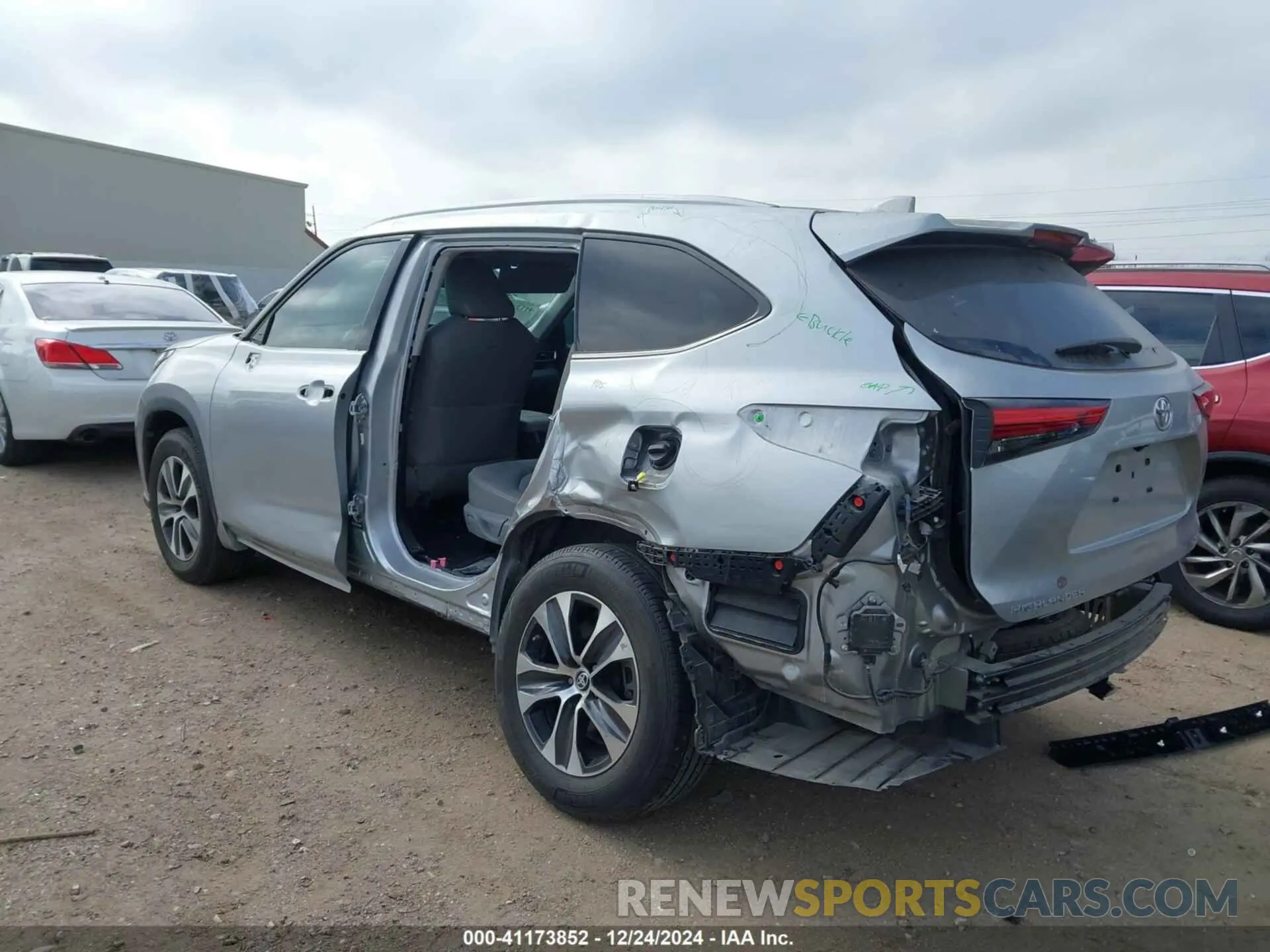 3 fotografías del automóvil dañado 5TDGZRAH9NS129579 TOYOTA HIGHLANDER 2022