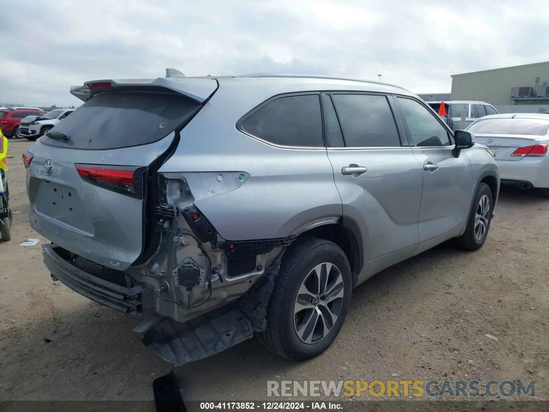 4 fotografías del automóvil dañado 5TDGZRAH9NS129579 TOYOTA HIGHLANDER 2022