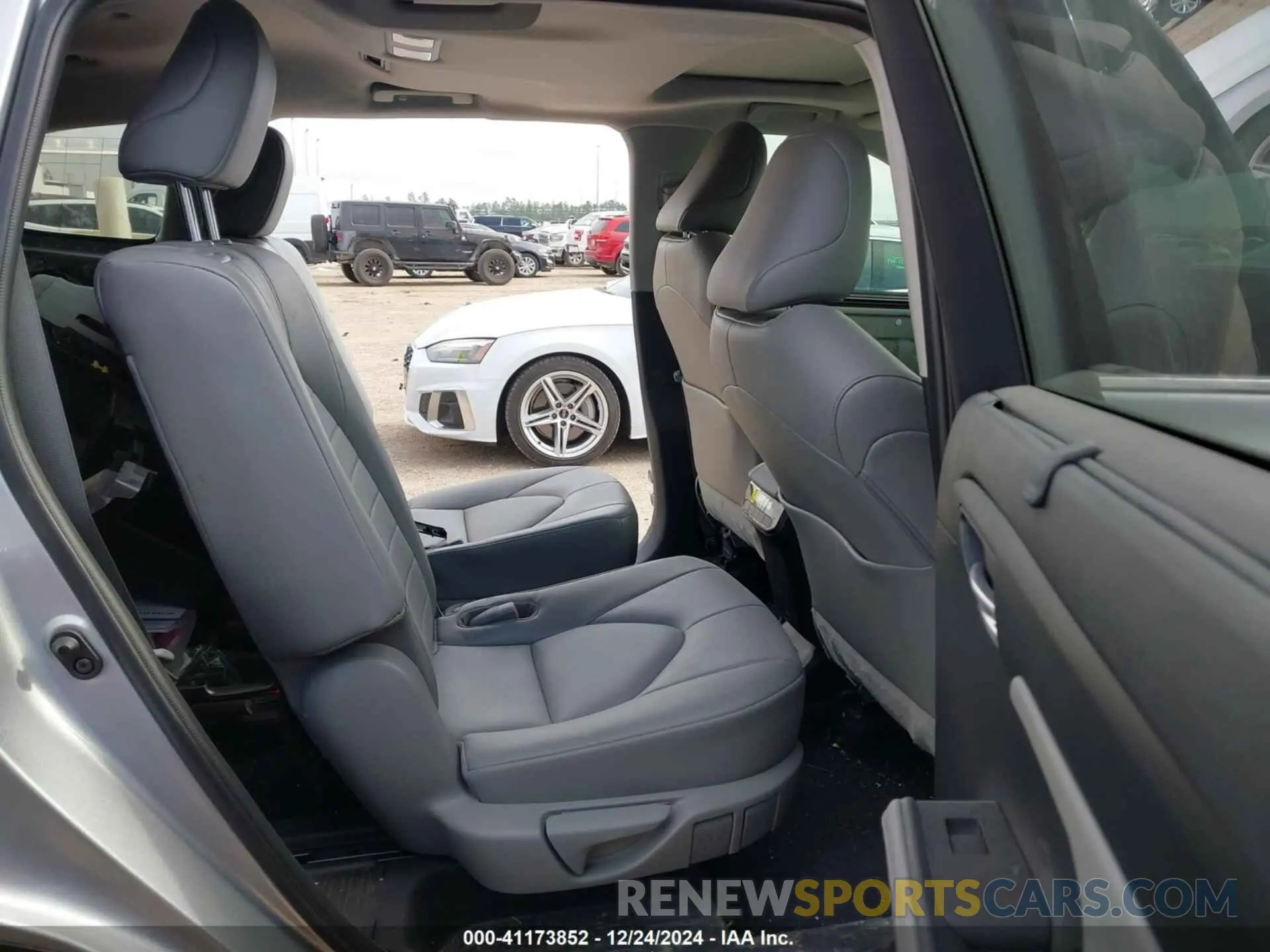 8 fotografías del automóvil dañado 5TDGZRAH9NS129579 TOYOTA HIGHLANDER 2022