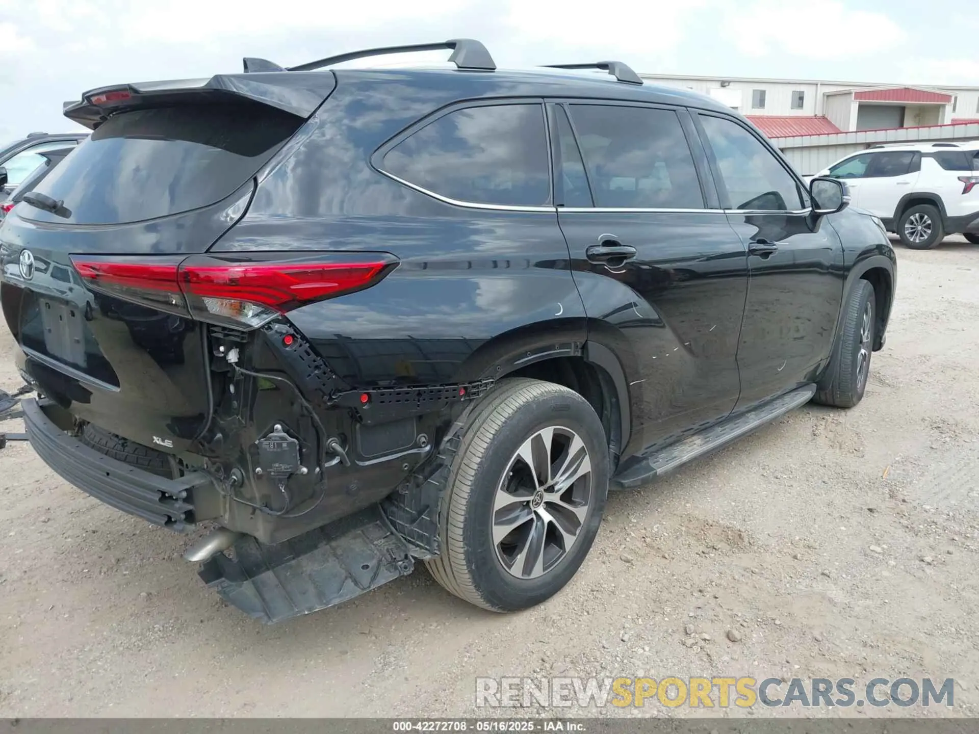 4 fotografías del automóvil dañado 5TDGZRAH9NS135673 TOYOTA HIGHLANDER 2022
