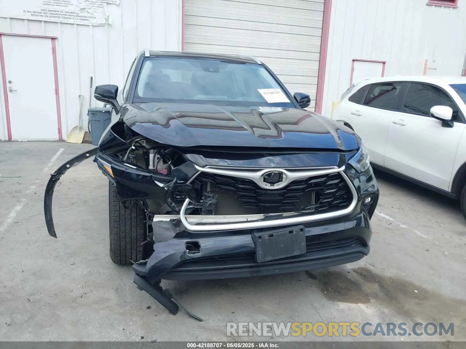 12 fotografías del automóvil dañado 5TDGZRAH9NS544837 TOYOTA HIGHLANDER 2022