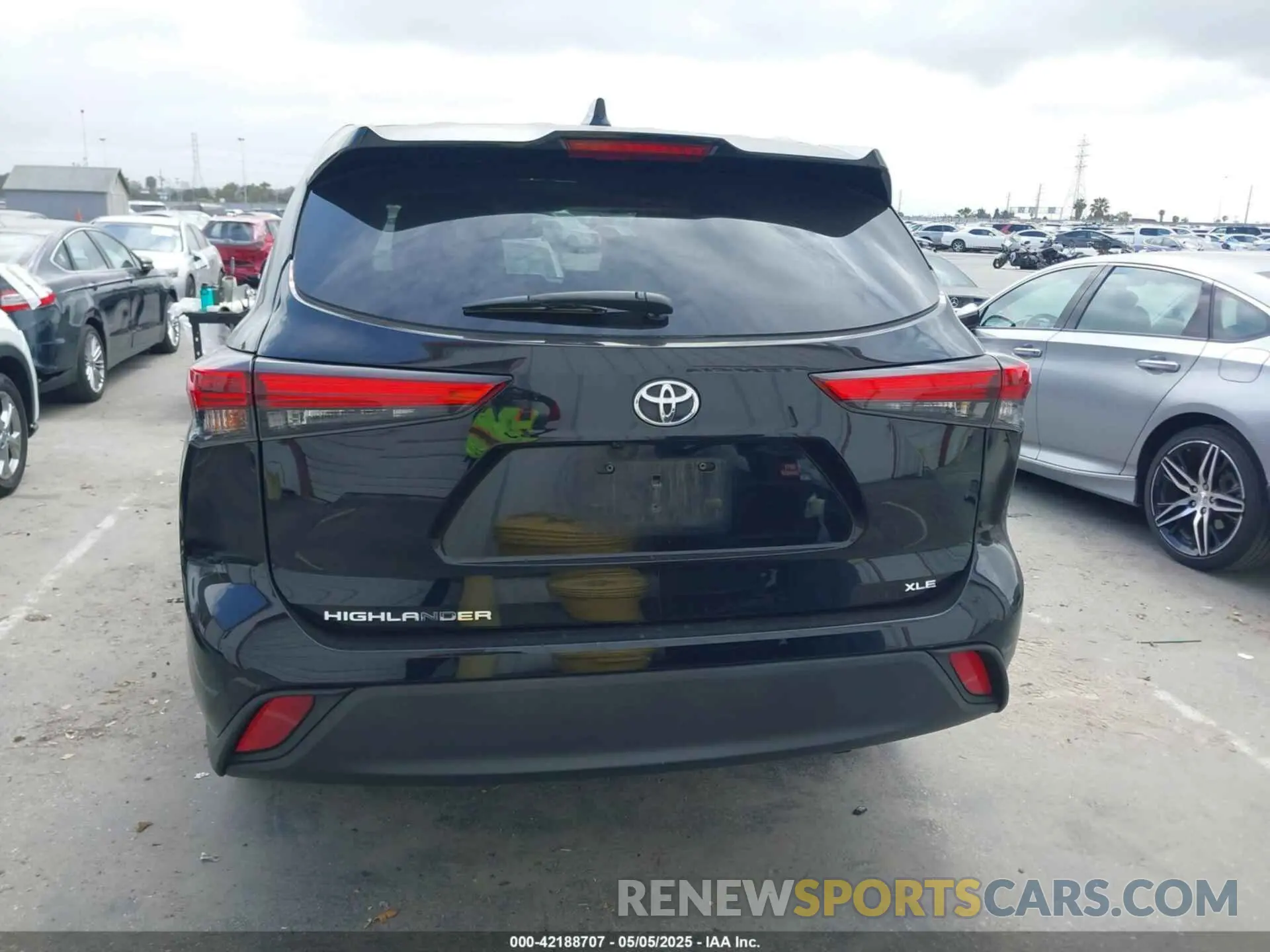 16 fotografías del automóvil dañado 5TDGZRAH9NS544837 TOYOTA HIGHLANDER 2022