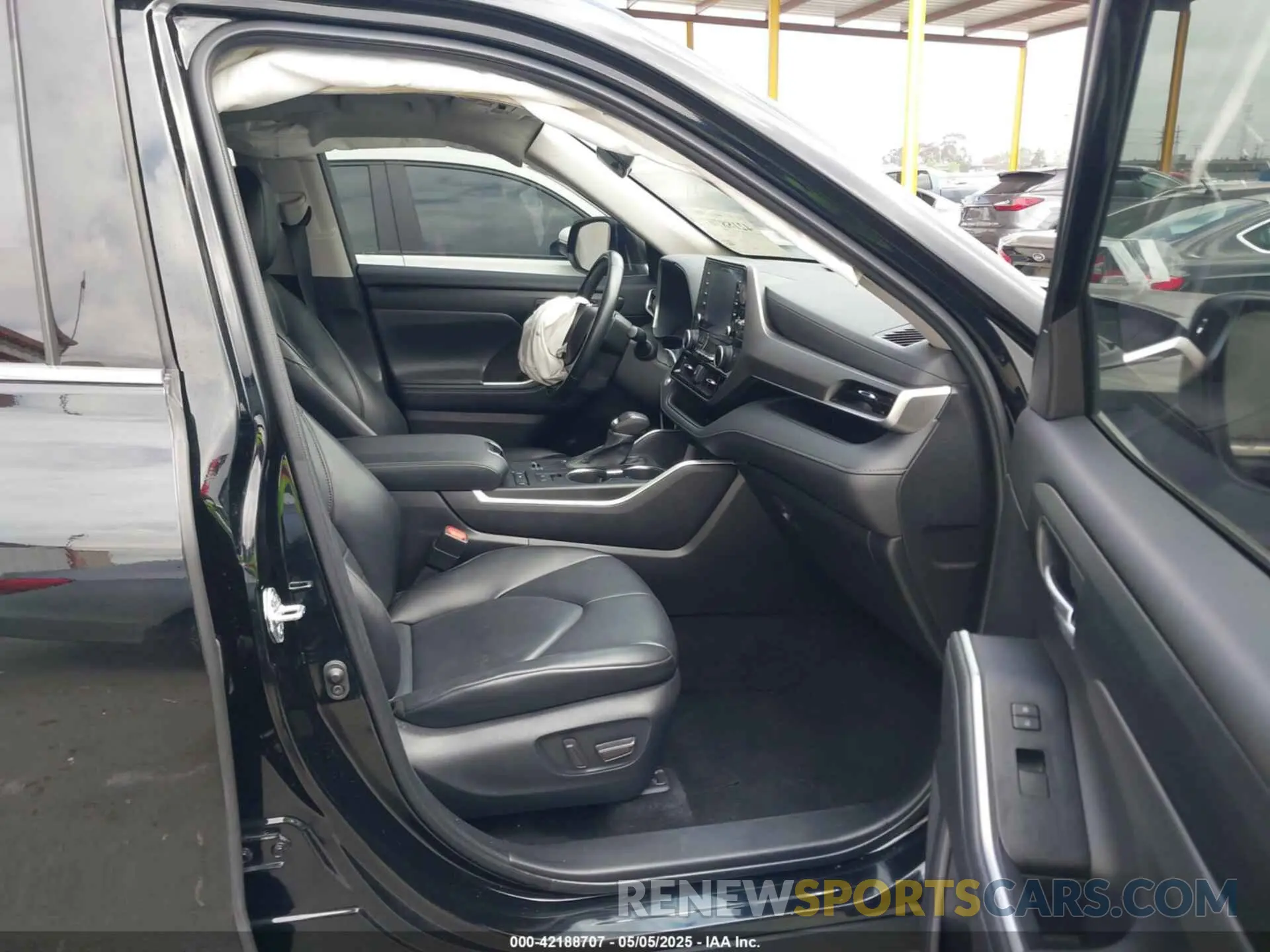 5 fotografías del automóvil dañado 5TDGZRAH9NS544837 TOYOTA HIGHLANDER 2022