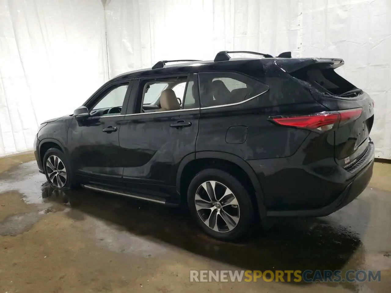 2 fotografías del automóvil dañado 5TDGZRAHXNS135861 TOYOTA HIGHLANDER 2022