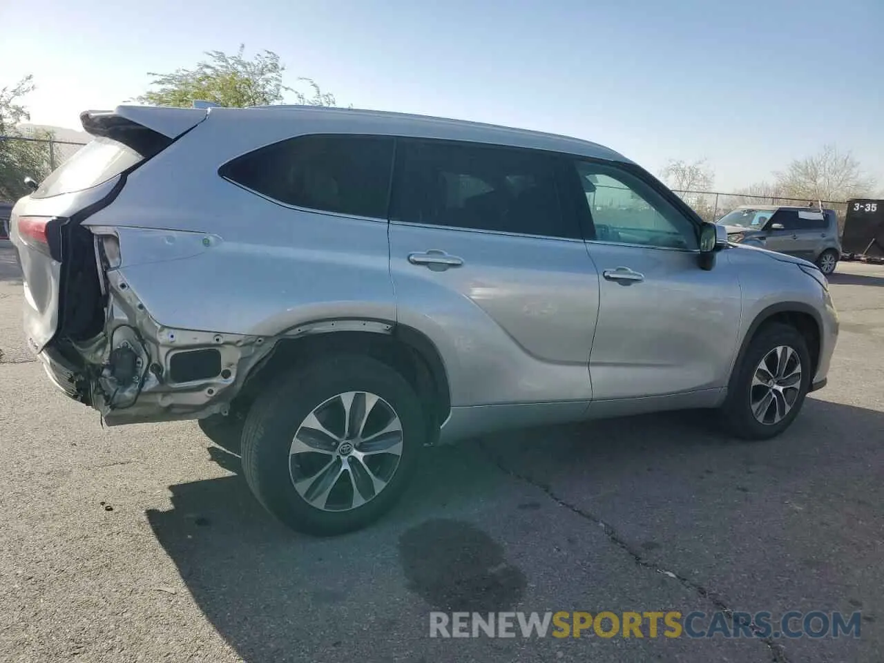 3 fotografías del automóvil dañado 5TDGZRBH0NS242383 TOYOTA HIGHLANDER 2022