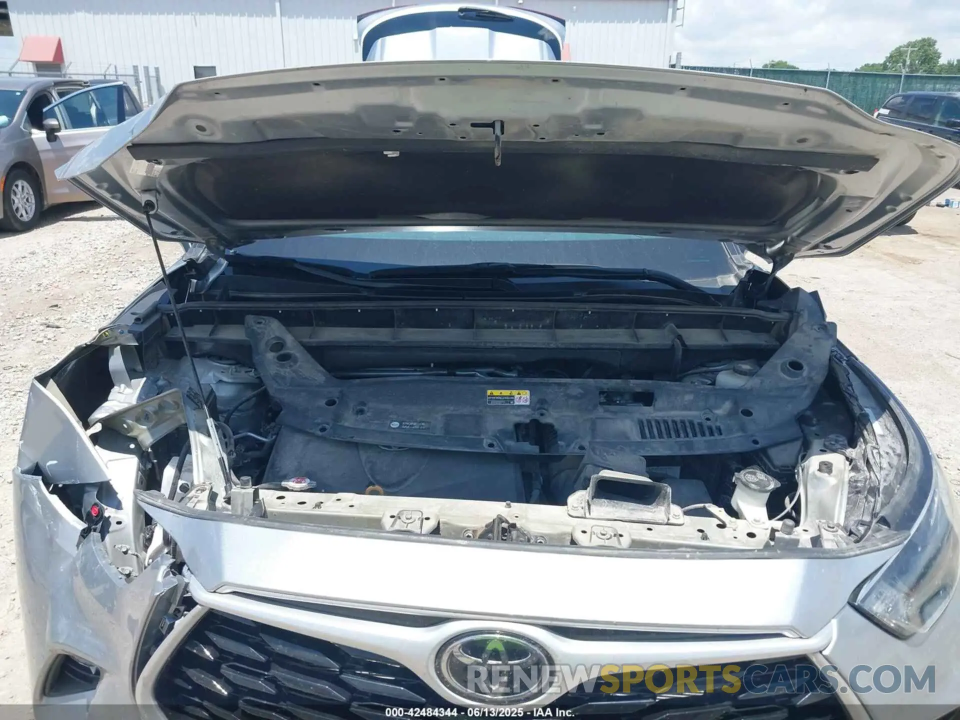 10 fotografías del automóvil dañado 5TDGZRBH0NS251567 TOYOTA HIGHLANDER 2022