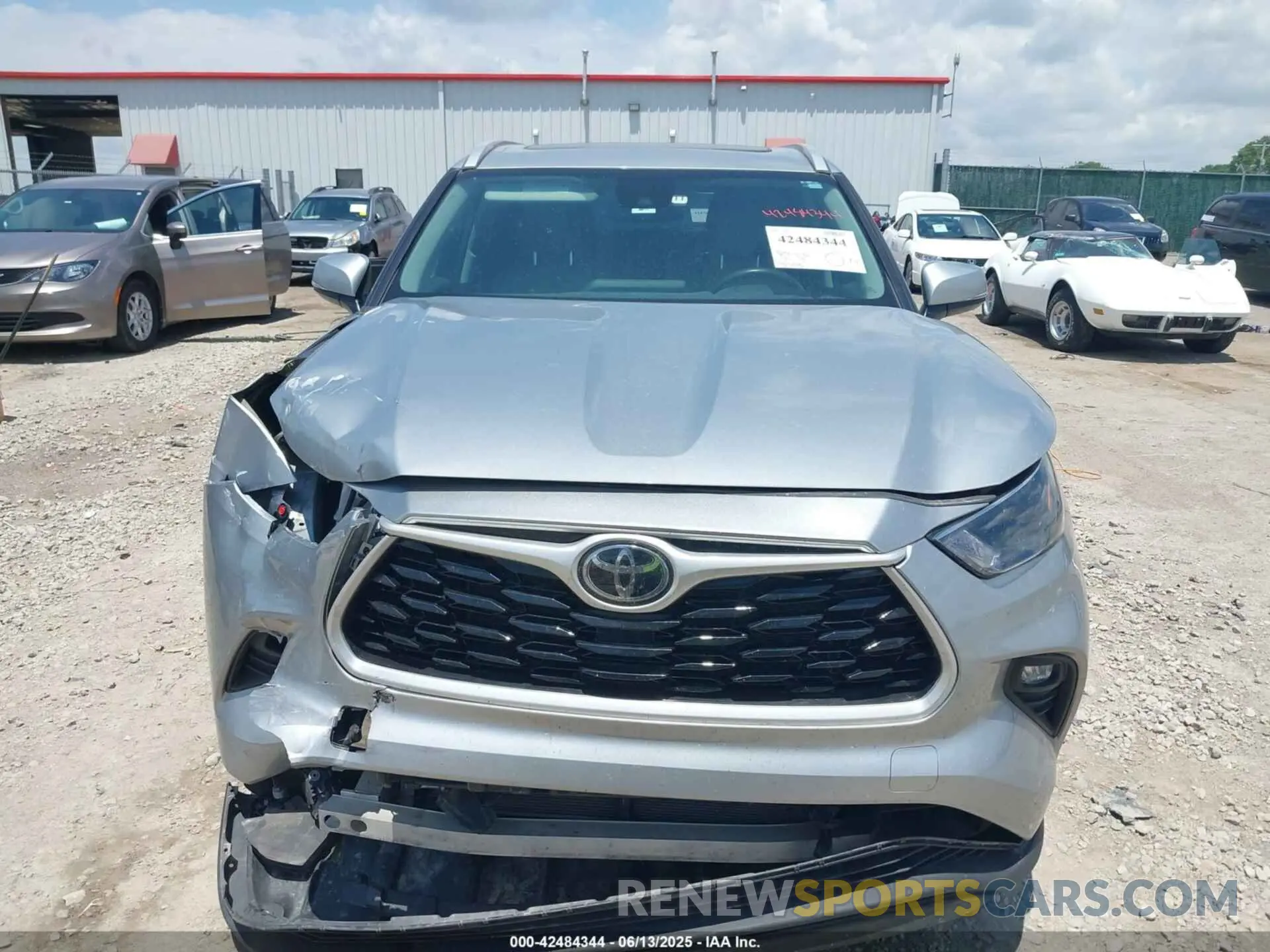 13 fotografías del automóvil dañado 5TDGZRBH0NS251567 TOYOTA HIGHLANDER 2022