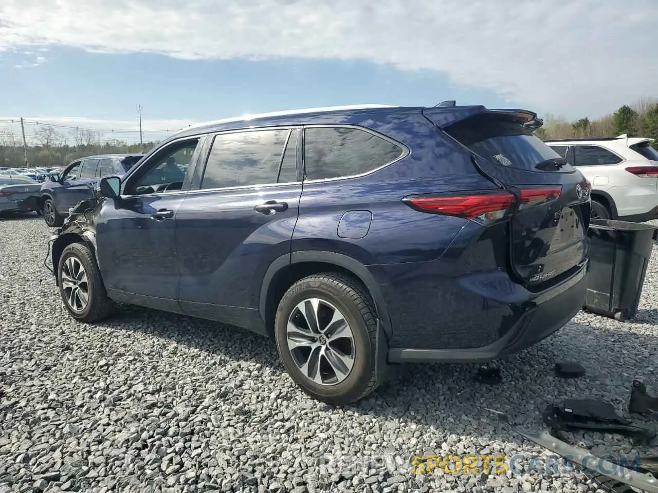 2 fotografías del automóvil dañado 5TDGZRBH0NS563064 TOYOTA HIGHLANDER 2022