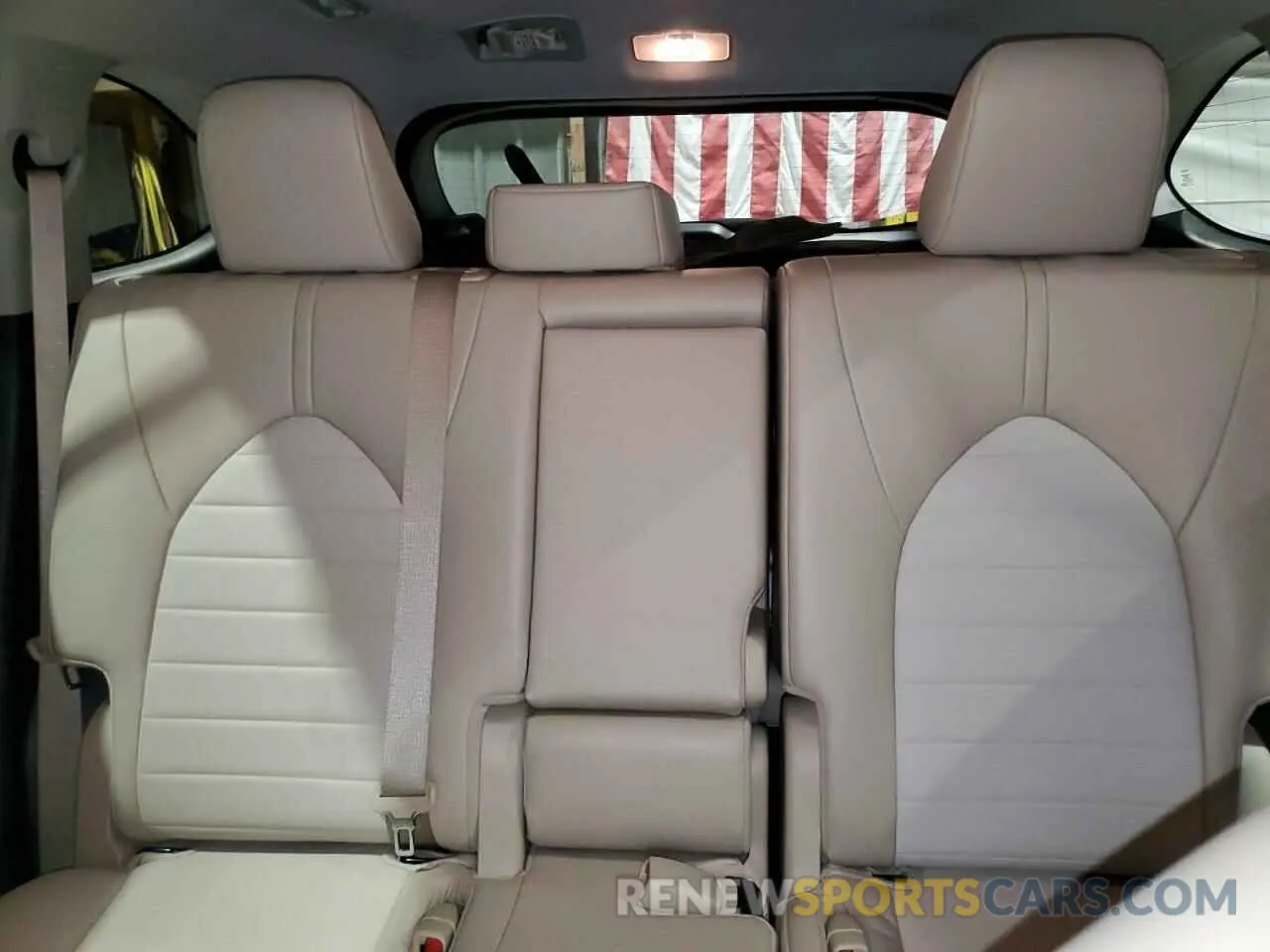 10 fotografías del automóvil dañado 5TDGZRBH0NS587929 TOYOTA HIGHLANDER 2022