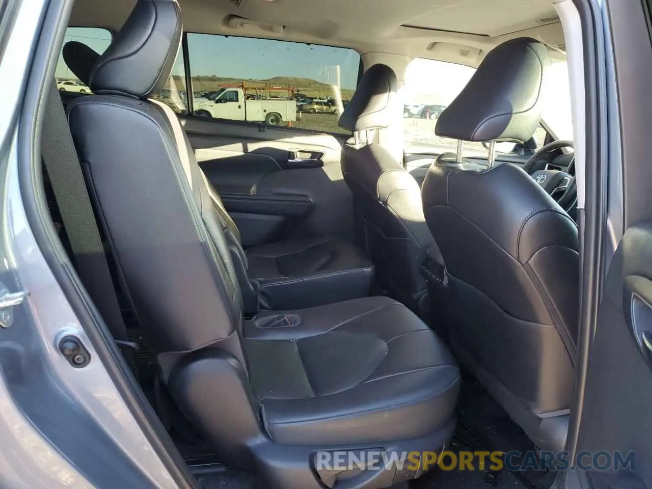 11 fotografías del automóvil dañado 5TDGZRBH1NS177074 TOYOTA HIGHLANDER 2022