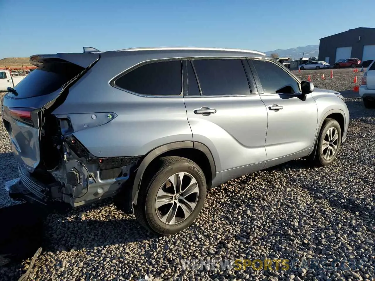 3 fotografías del automóvil dañado 5TDGZRBH1NS177074 TOYOTA HIGHLANDER 2022