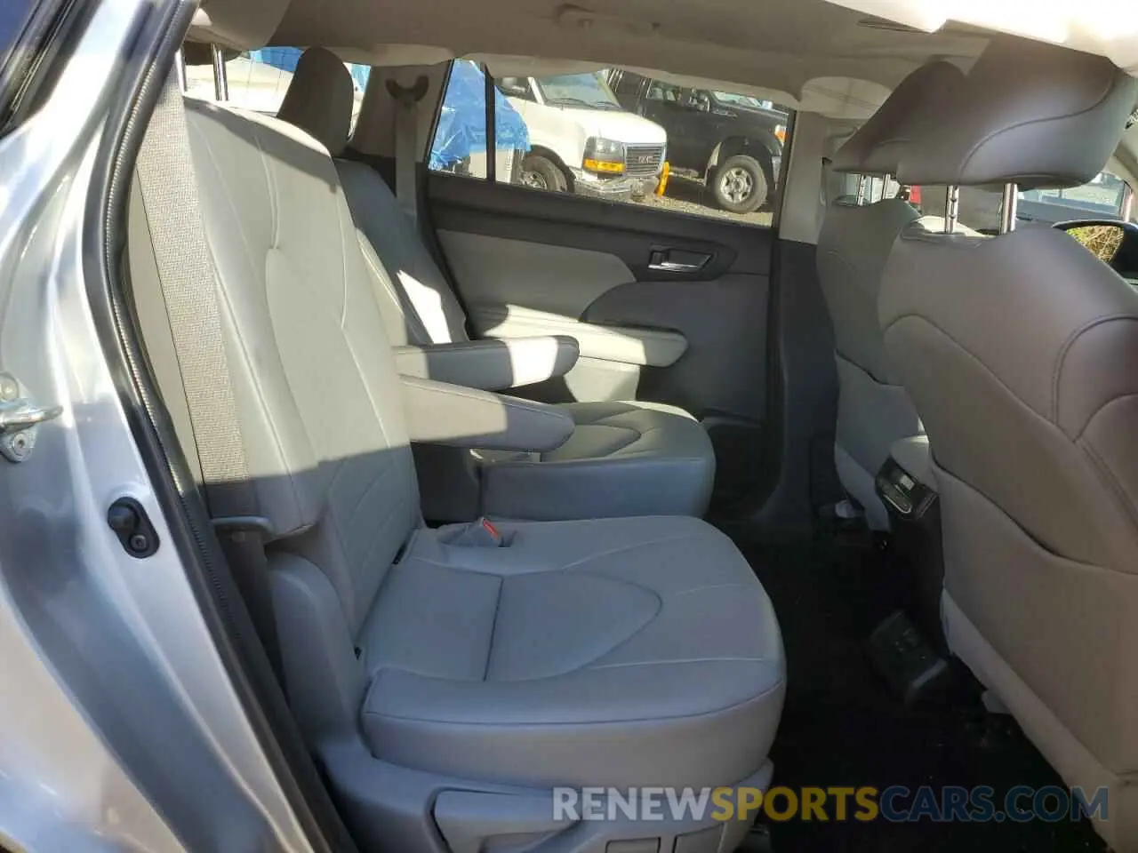 11 fotografías del automóvil dañado 5TDGZRBH2NS177116 TOYOTA HIGHLANDER 2022