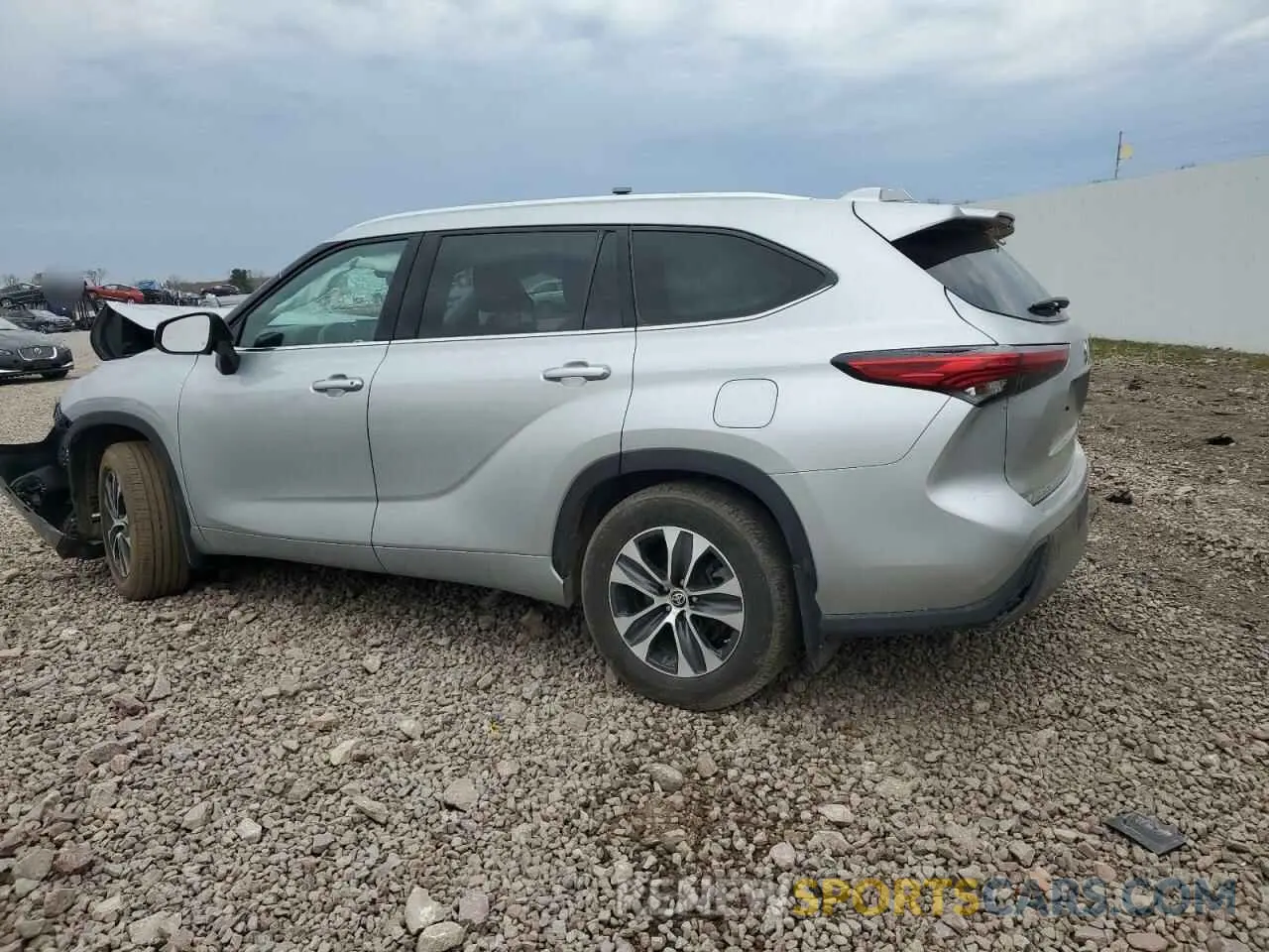 2 fotografías del automóvil dañado 5TDGZRBH2NS199388 TOYOTA HIGHLANDER 2022