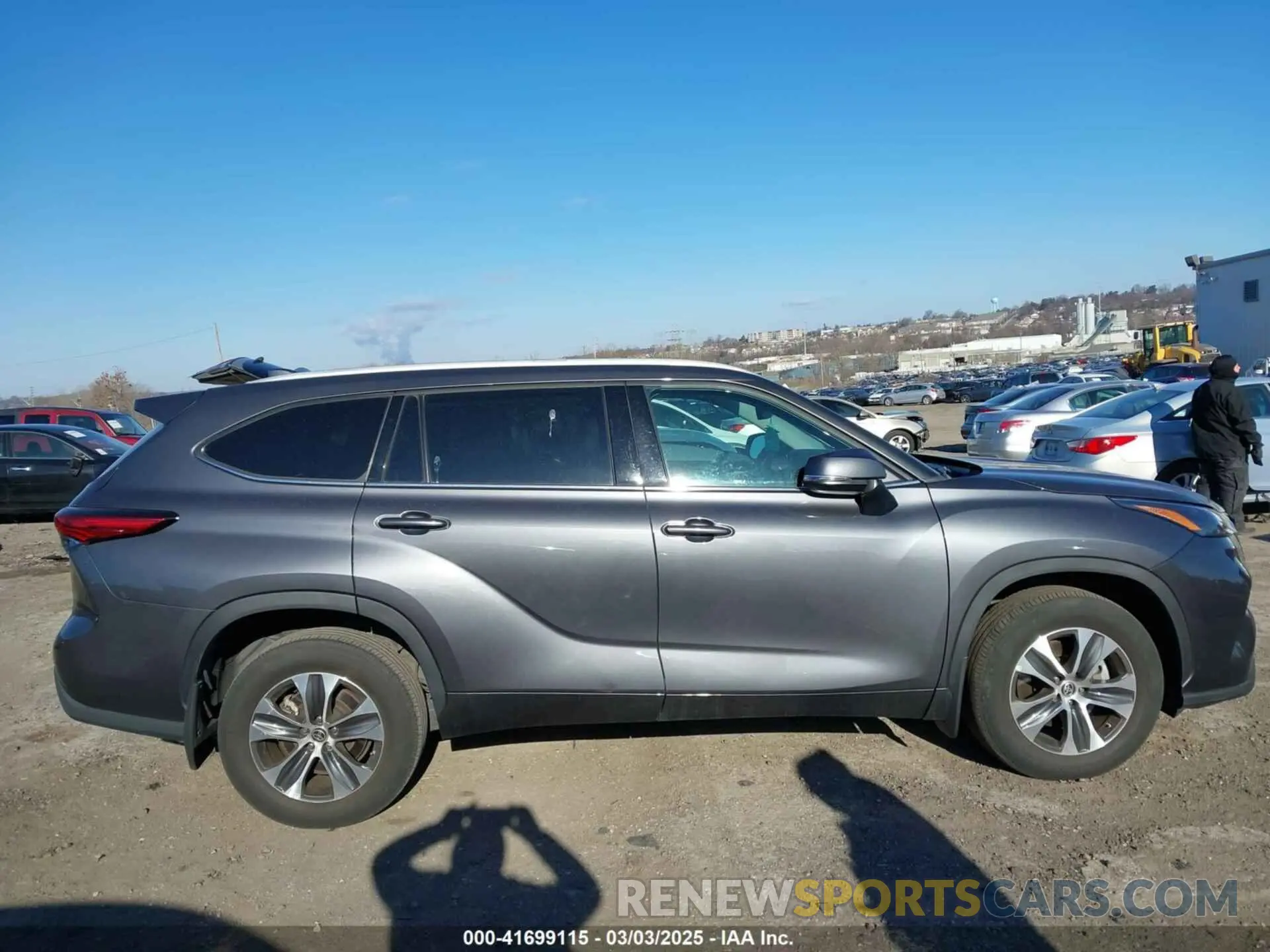 13 fotografías del automóvil dañado 5TDGZRBH2NS200121 TOYOTA HIGHLANDER 2022