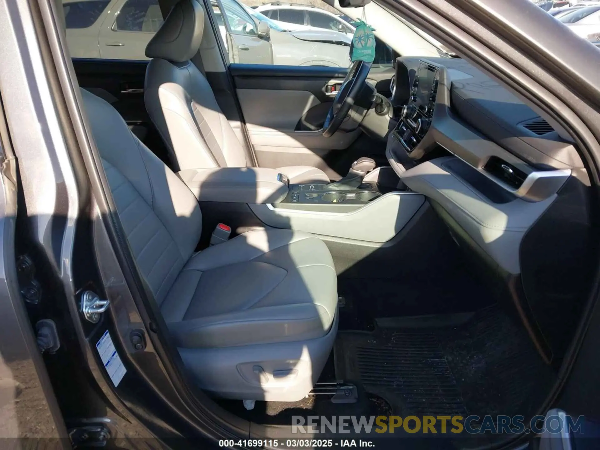 5 fotografías del automóvil dañado 5TDGZRBH2NS200121 TOYOTA HIGHLANDER 2022