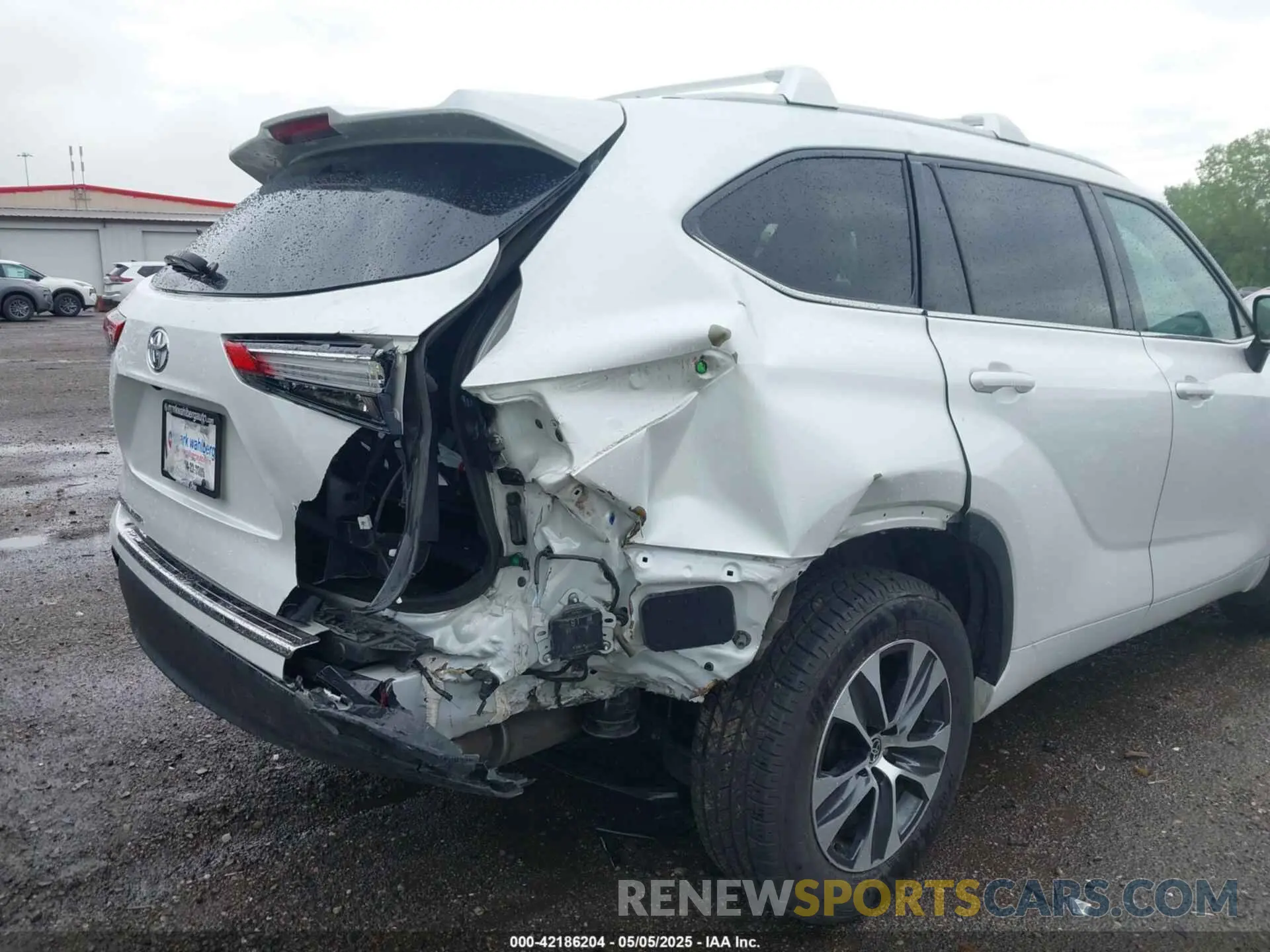 6 fotografías del automóvil dañado 5TDGZRBH3NS571871 TOYOTA HIGHLANDER 2022