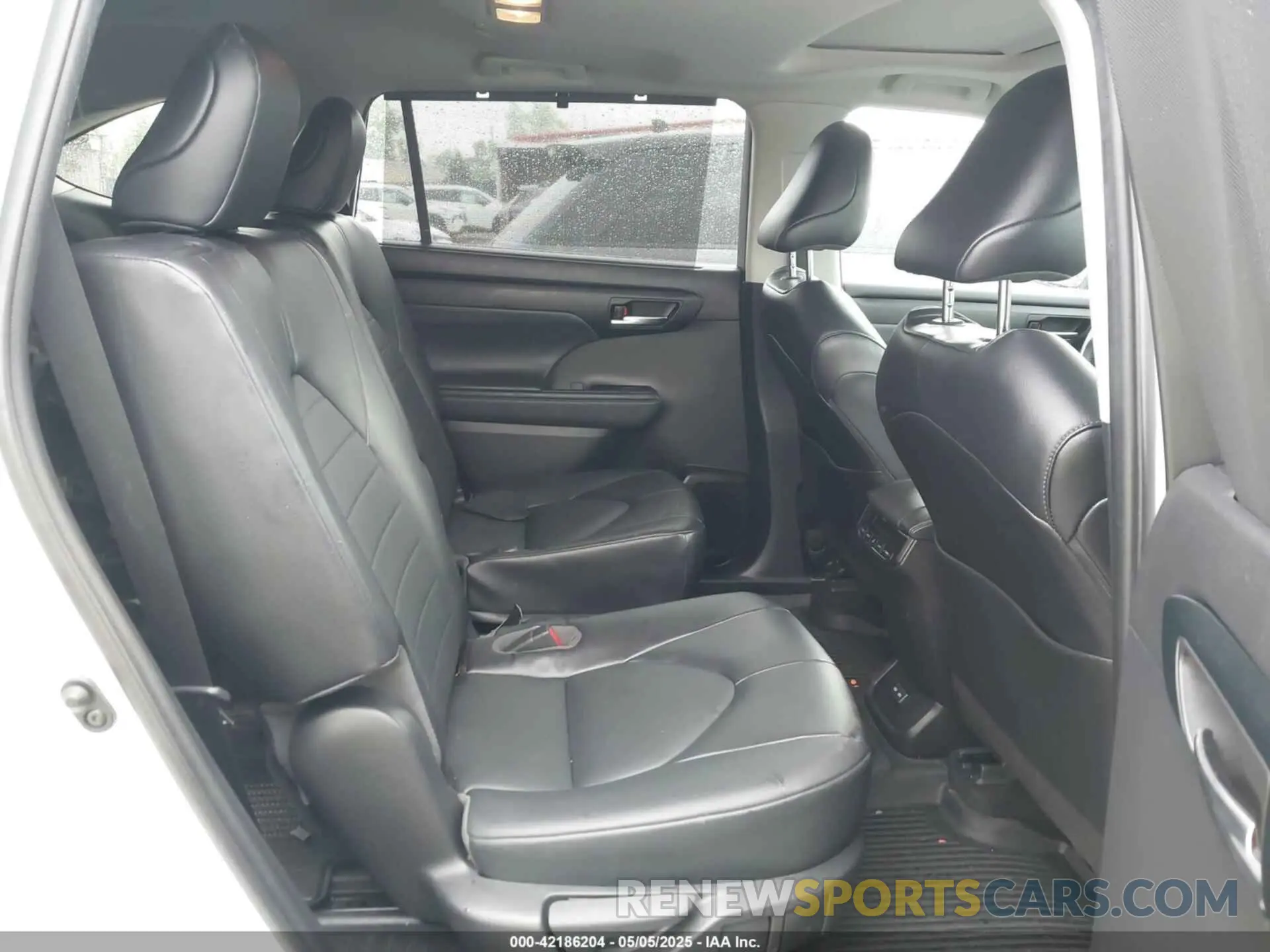 8 fotografías del automóvil dañado 5TDGZRBH3NS571871 TOYOTA HIGHLANDER 2022