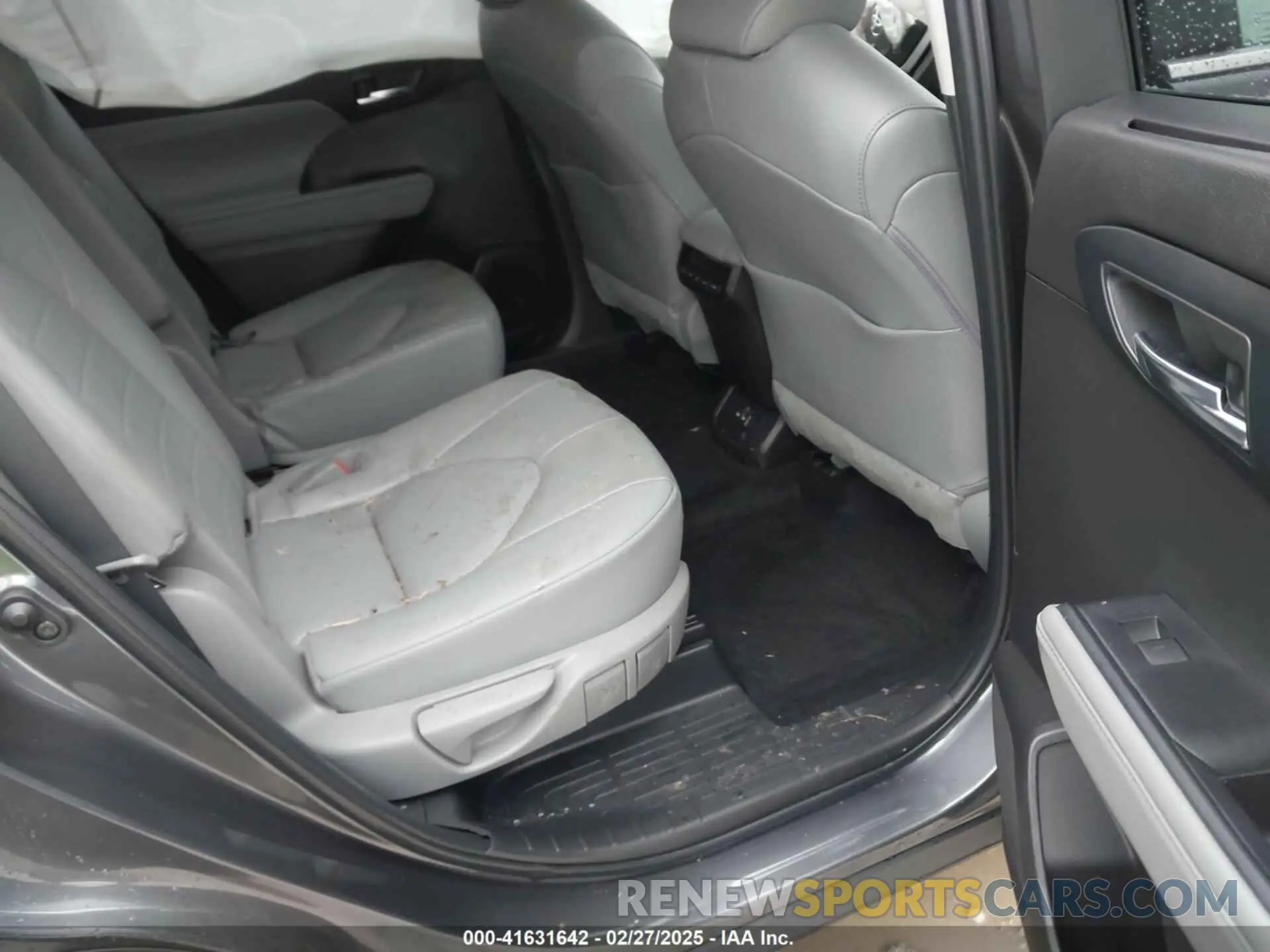 8 fotografías del automóvil dañado 5TDGZRBH4NS251555 TOYOTA HIGHLANDER 2022