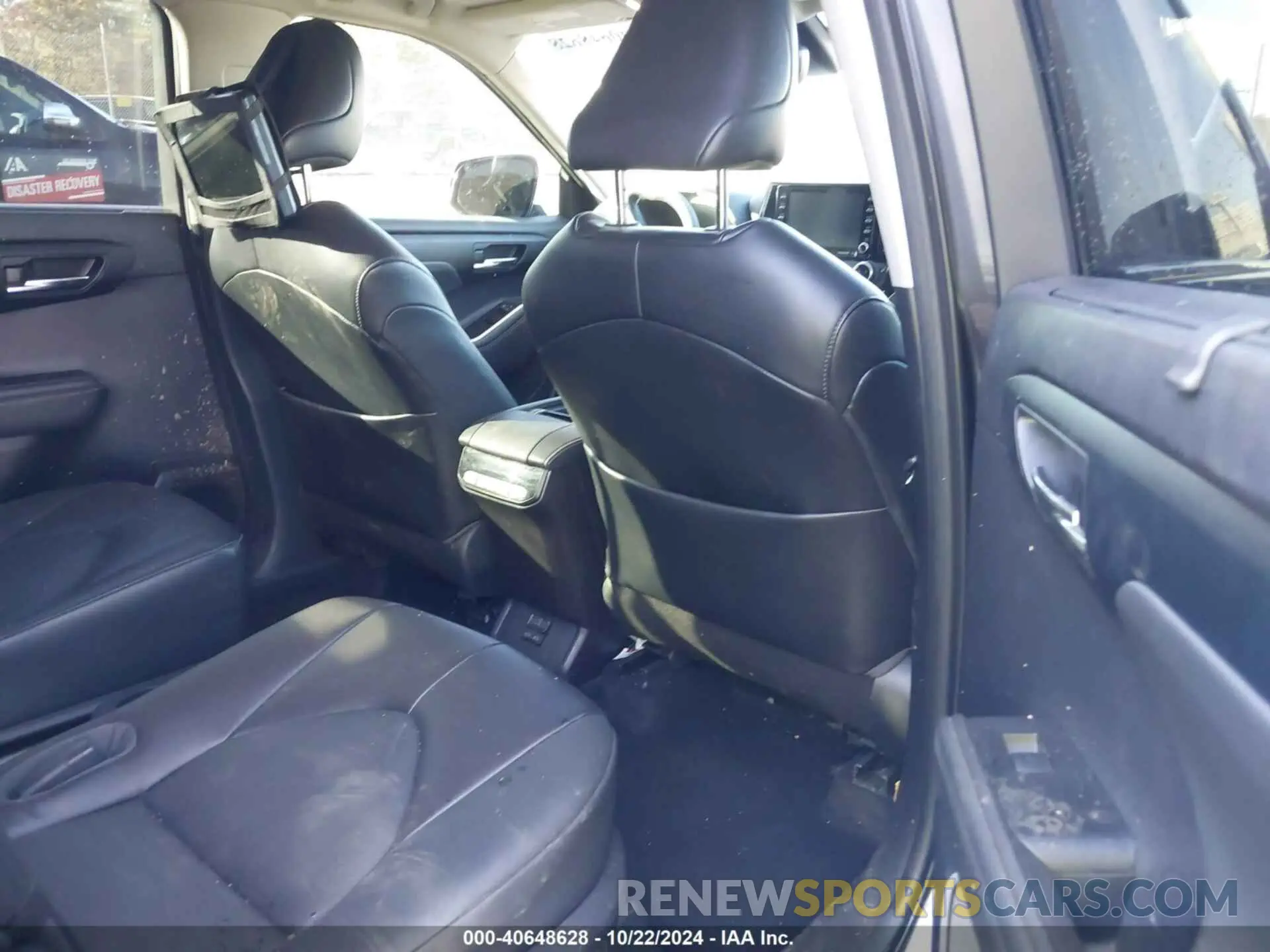 8 fotografías del automóvil dañado 5TDGZRBH4NS574584 TOYOTA HIGHLANDER 2022