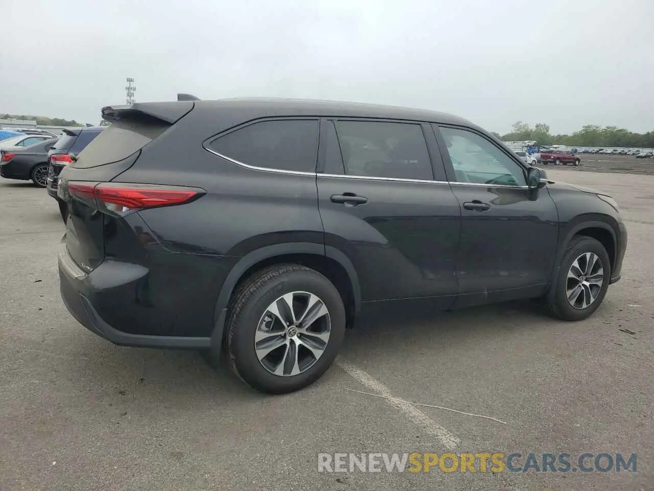 3 fotografías del automóvil dañado 5TDGZRBH4NS581356 TOYOTA HIGHLANDER 2022