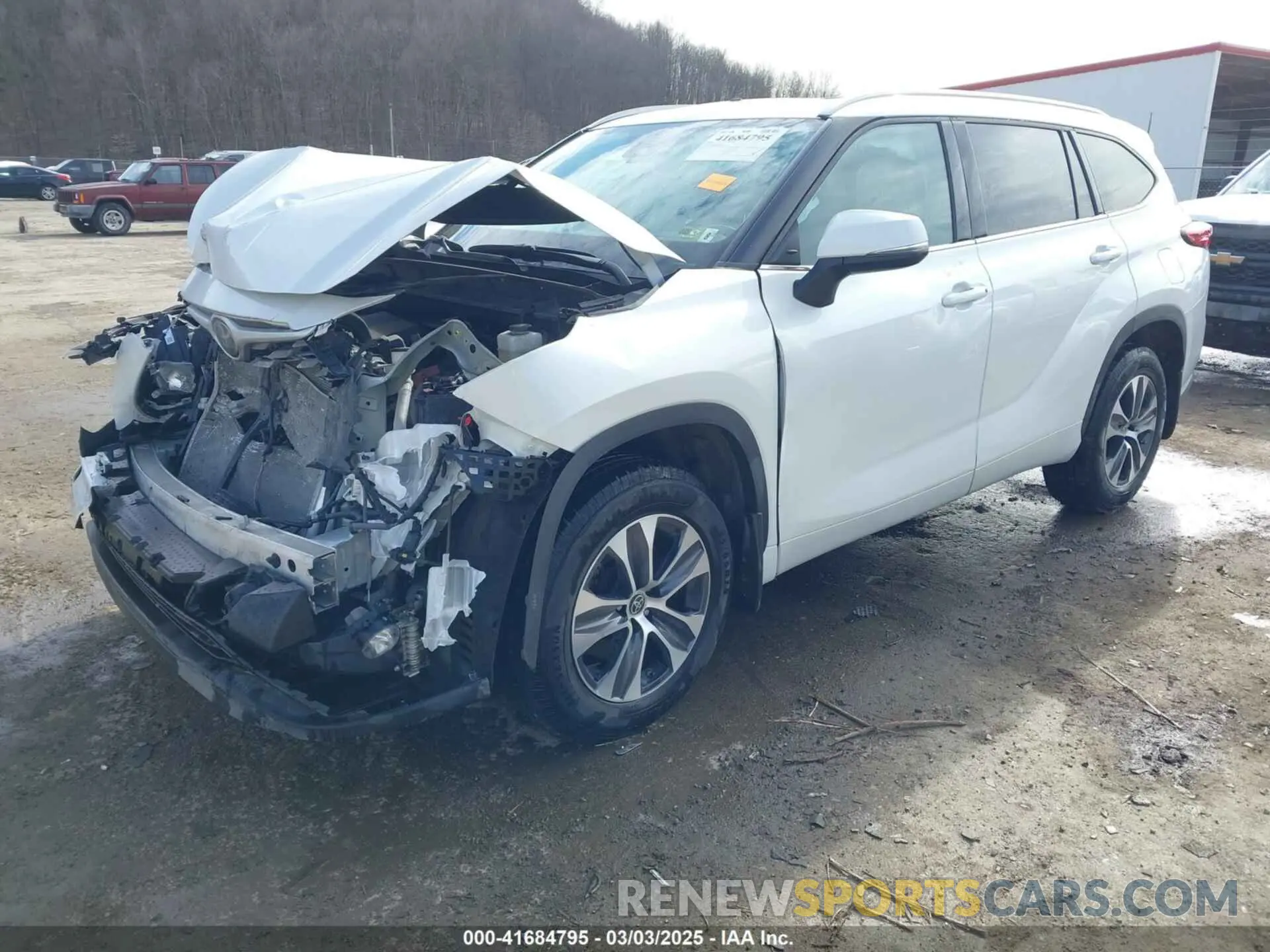2 fotografías del automóvil dañado 5TDGZRBH4NS593197 TOYOTA HIGHLANDER 2022