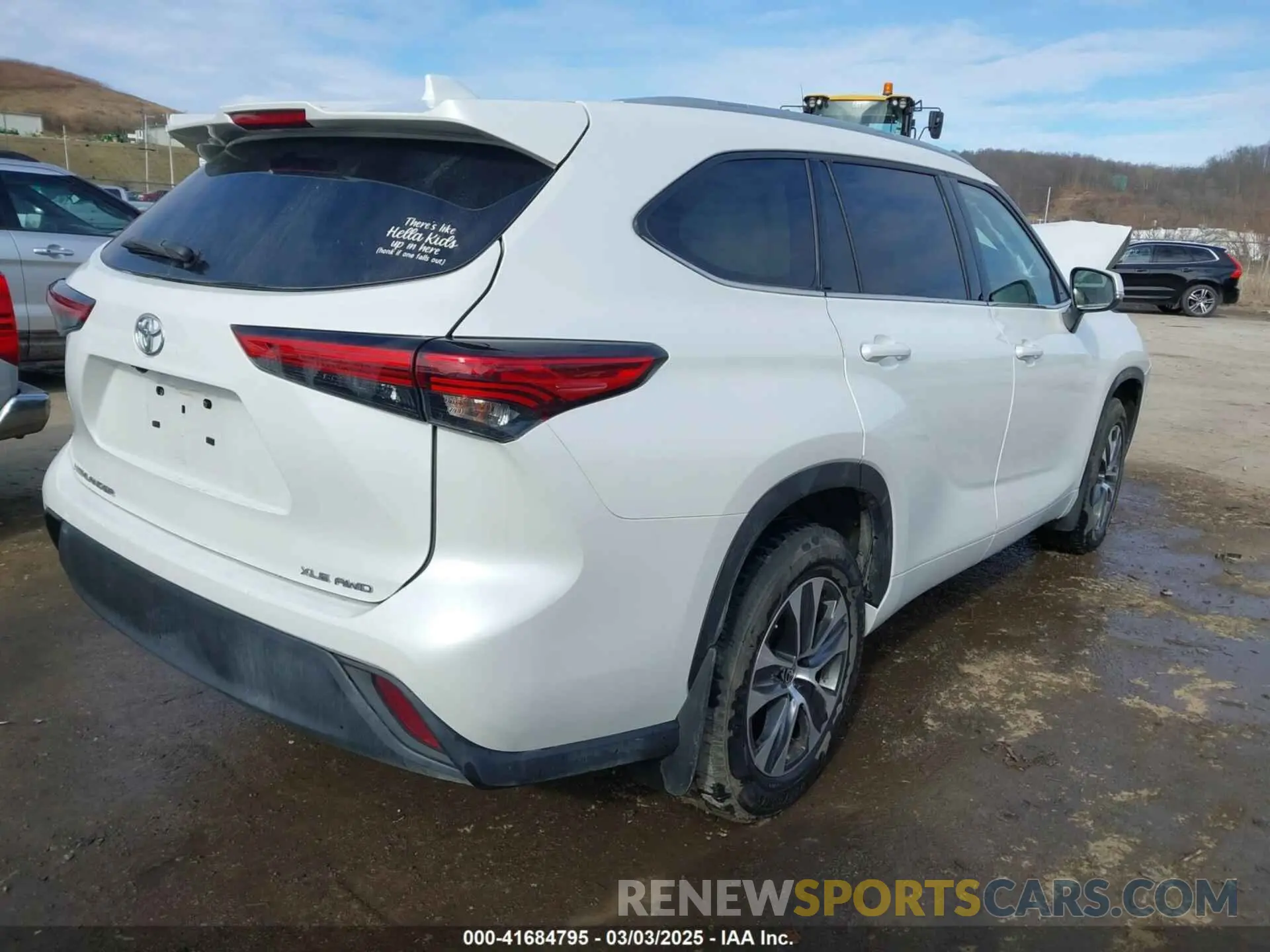 4 fotografías del automóvil dañado 5TDGZRBH4NS593197 TOYOTA HIGHLANDER 2022