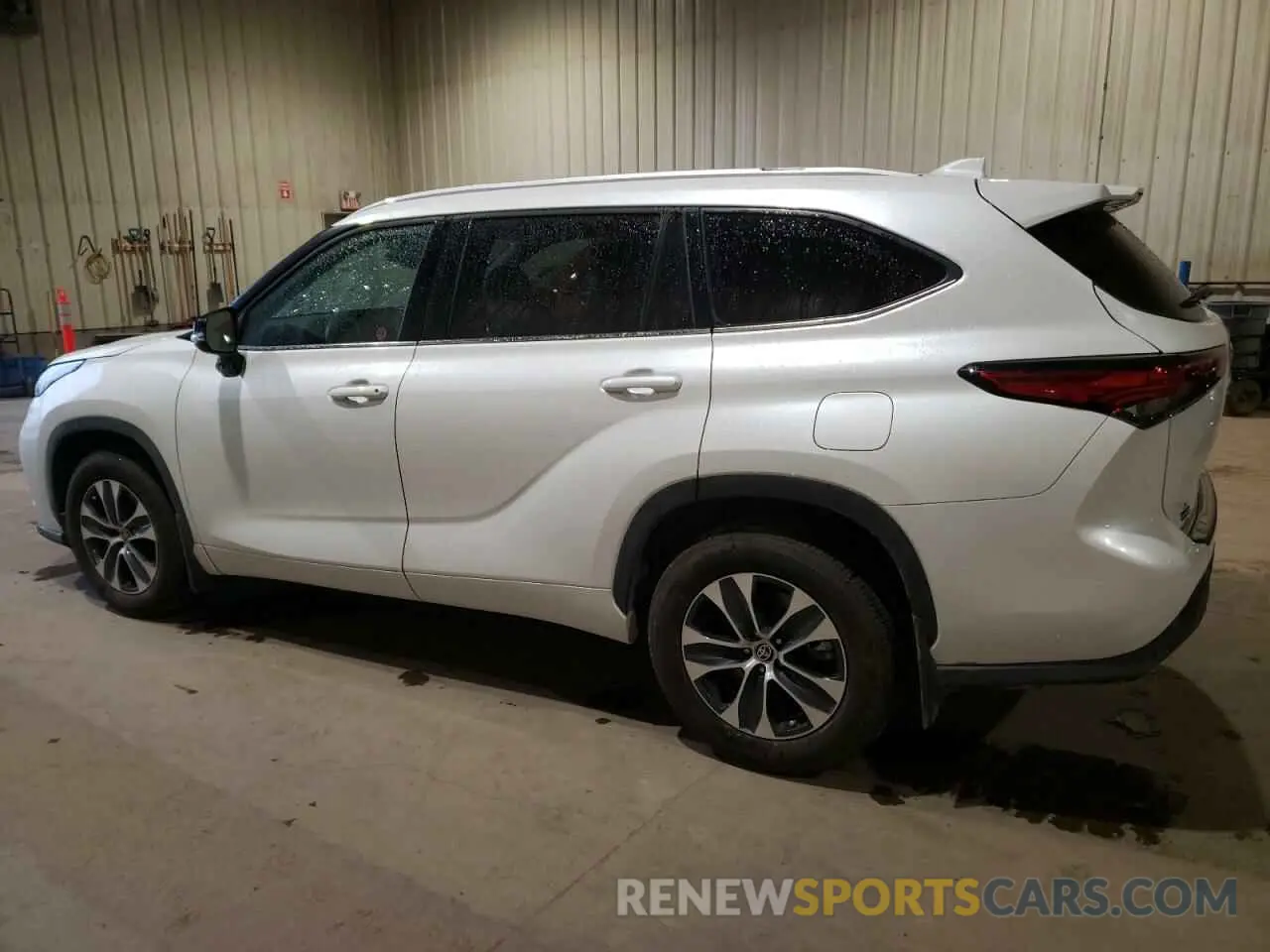 2 fotografías del automóvil dañado 5TDGZRBH5NS206270 TOYOTA HIGHLANDER 2022