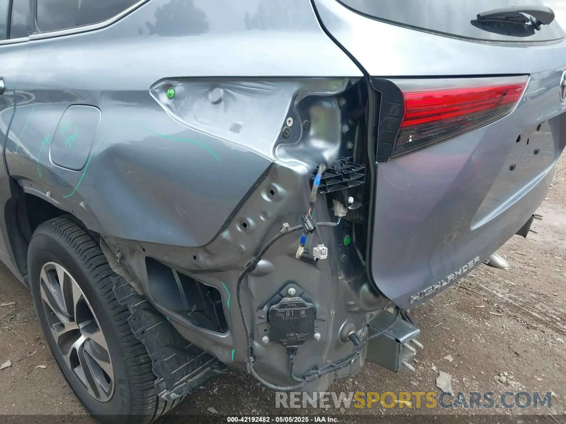 6 fotografías del automóvil dañado 5TDGZRBH5NS235297 TOYOTA HIGHLANDER 2022