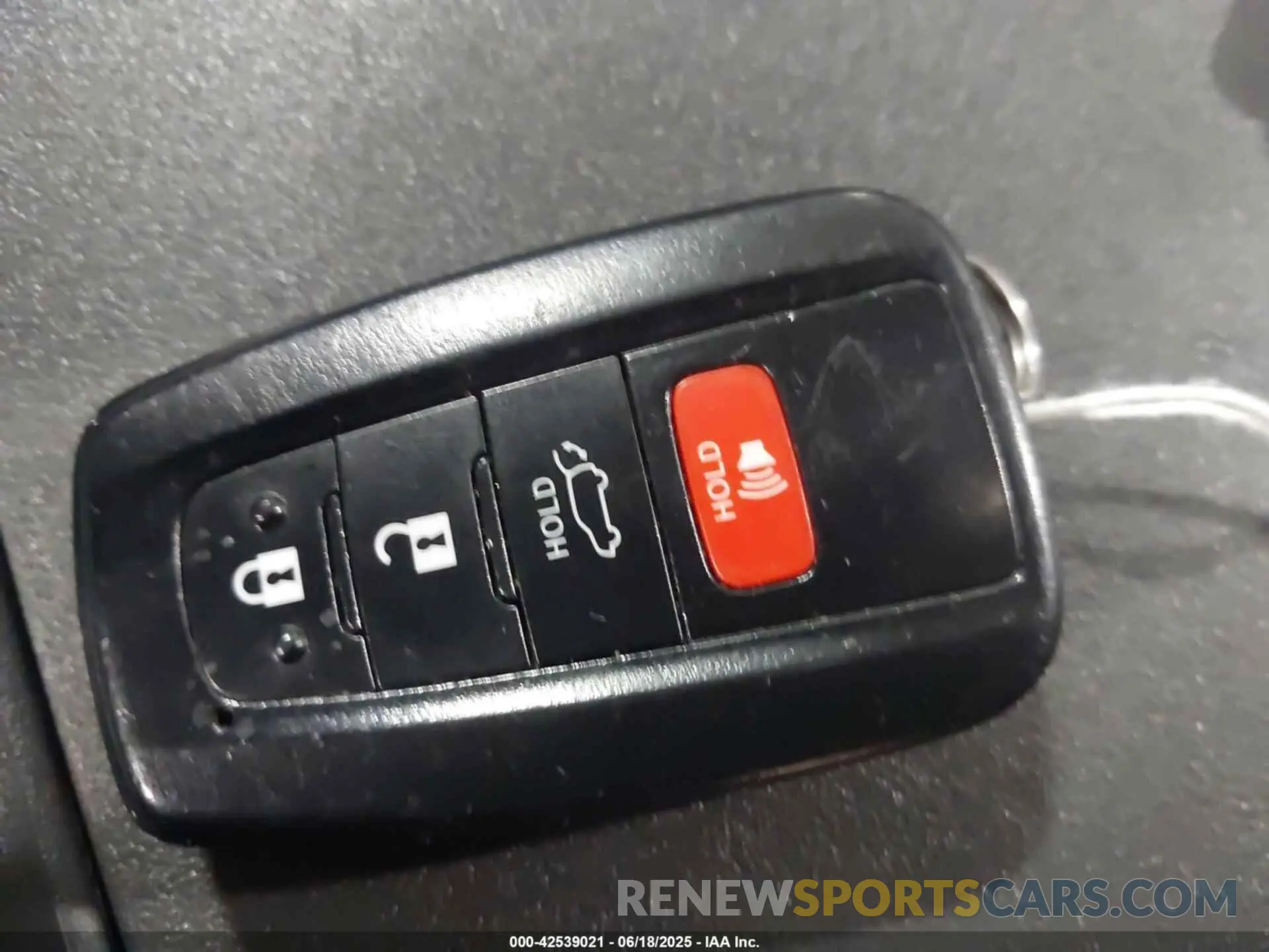 11 fotografías del automóvil dañado 5TDGZRBH8NS252644 TOYOTA HIGHLANDER 2022